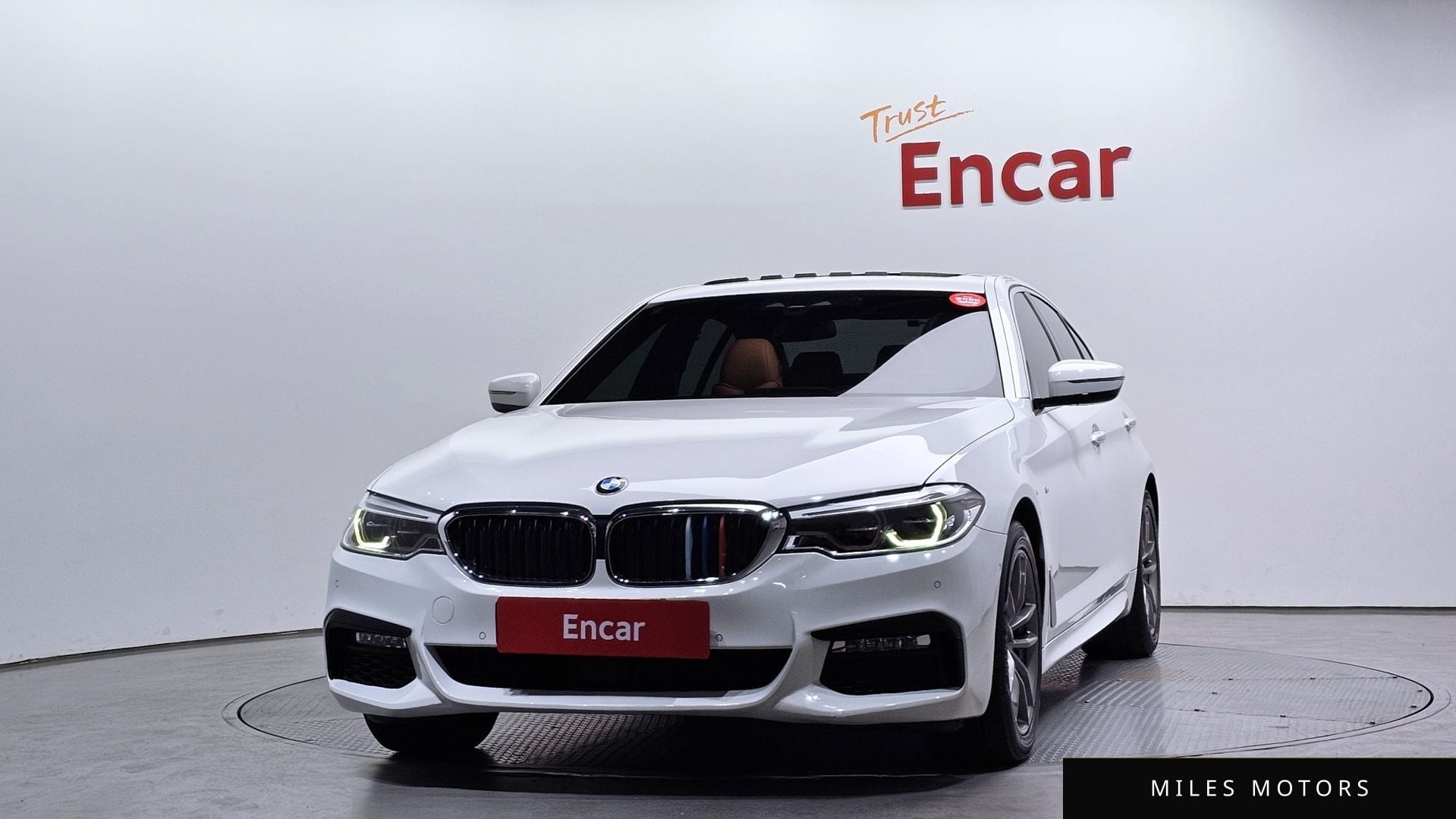 BMW 5 Series (G30) 2018 — миниатюра 3
