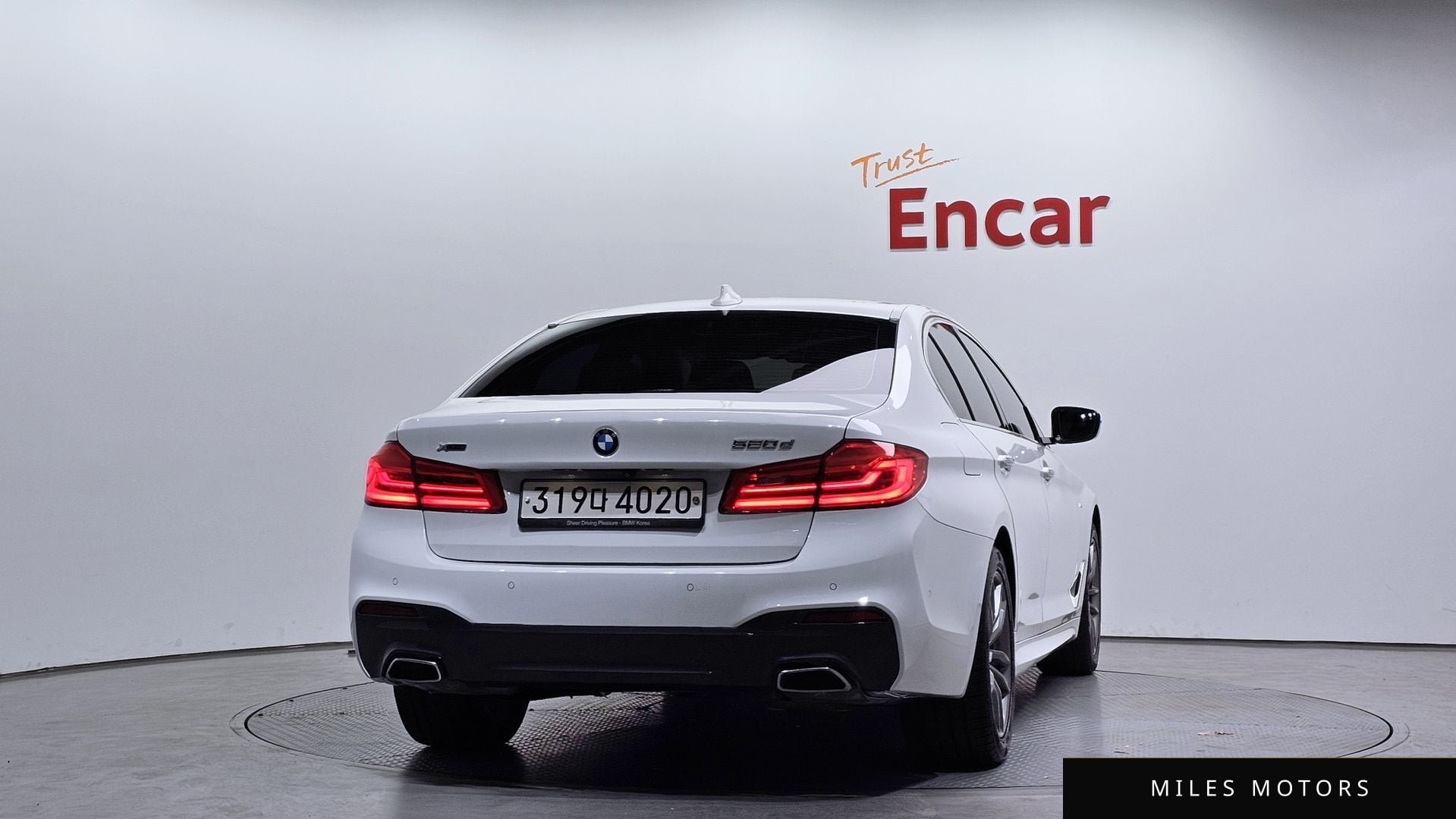 BMW 5 Series (G30) 2018 — миниатюра 4