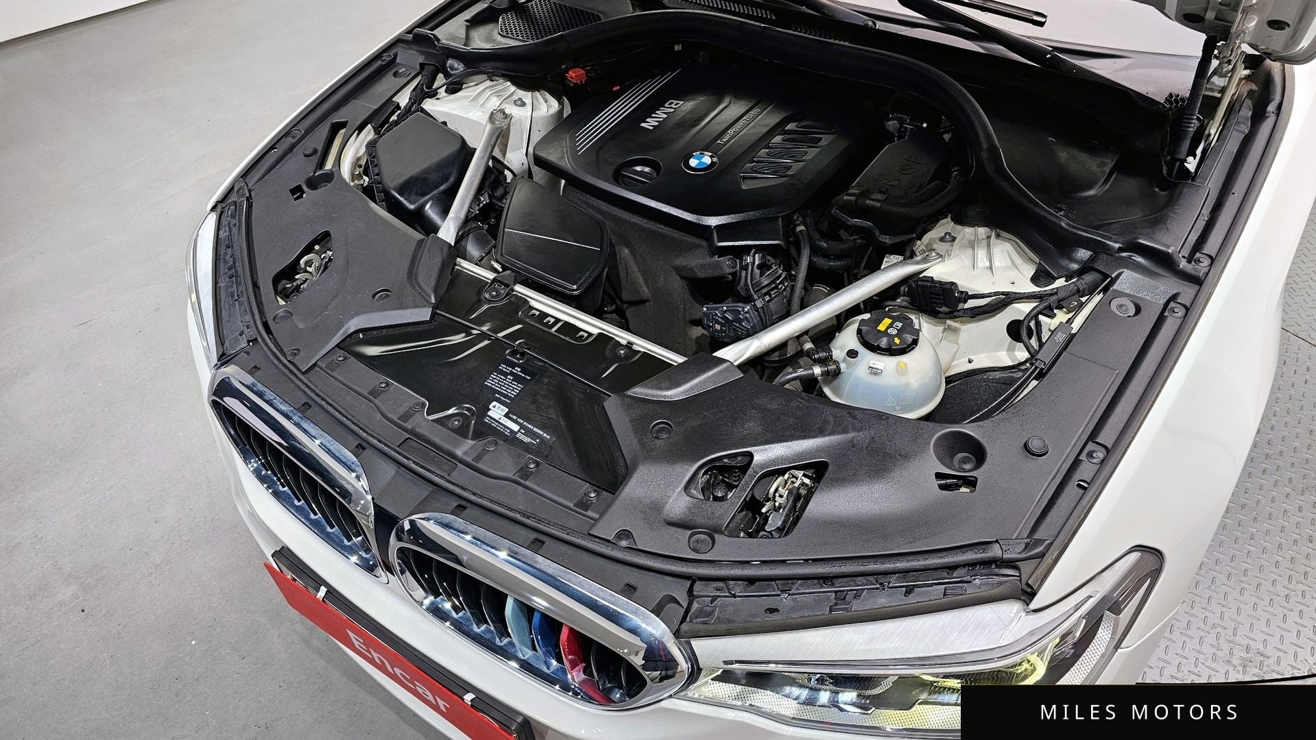 BMW 5 Series (G30) 2018 — миниатюра 6