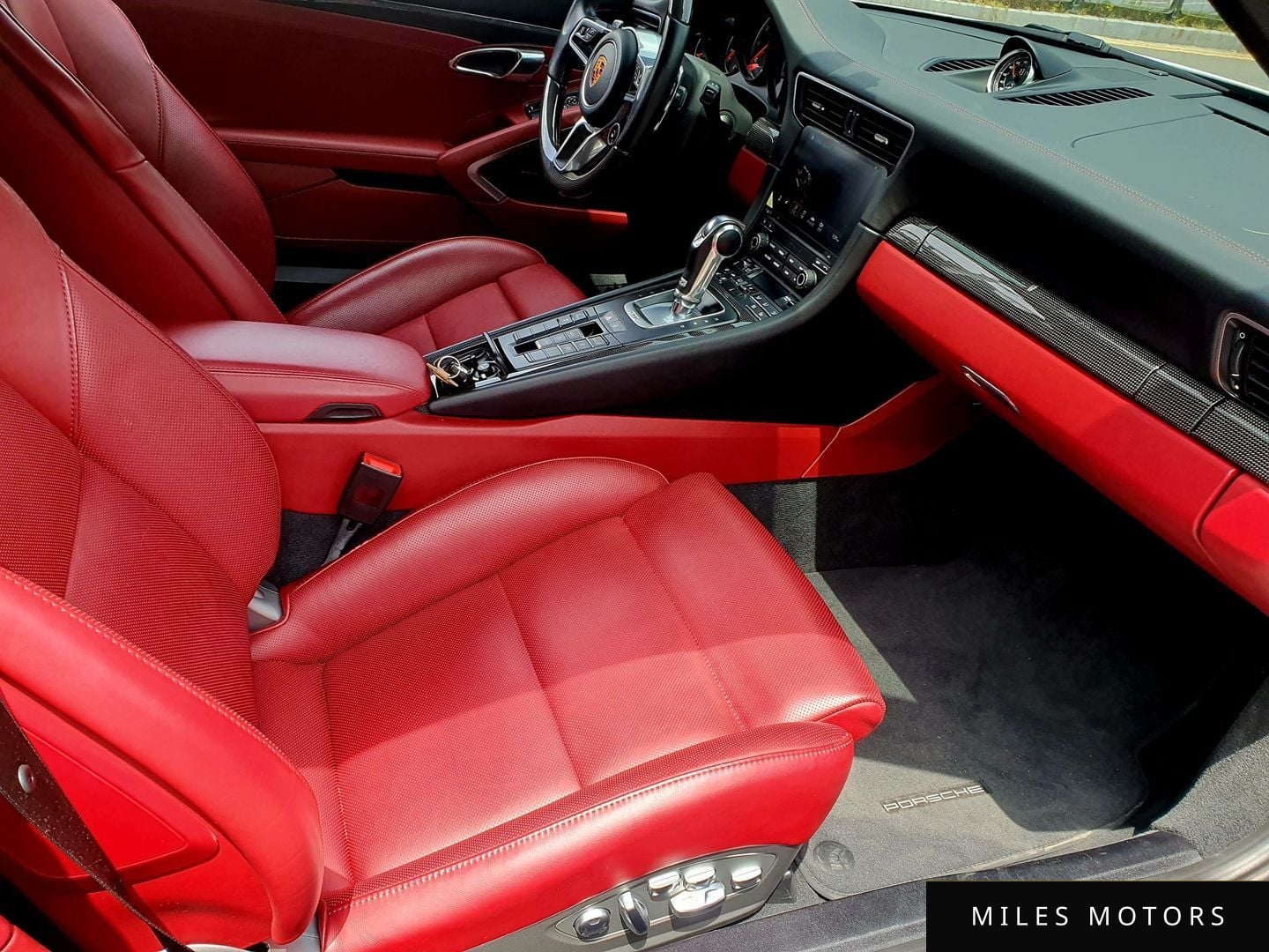 Porsche 911 2019 — миниатюра 10