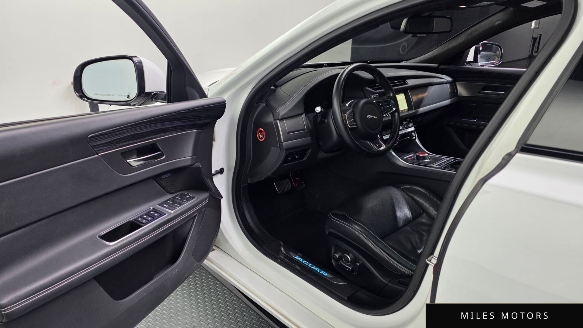 Jaguar XF (X260) 2017 — миниатюра 10