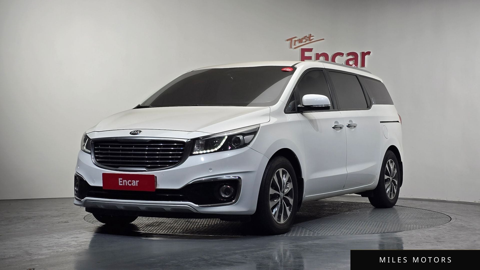 Kia Canival 2018 — фото 1 из 12