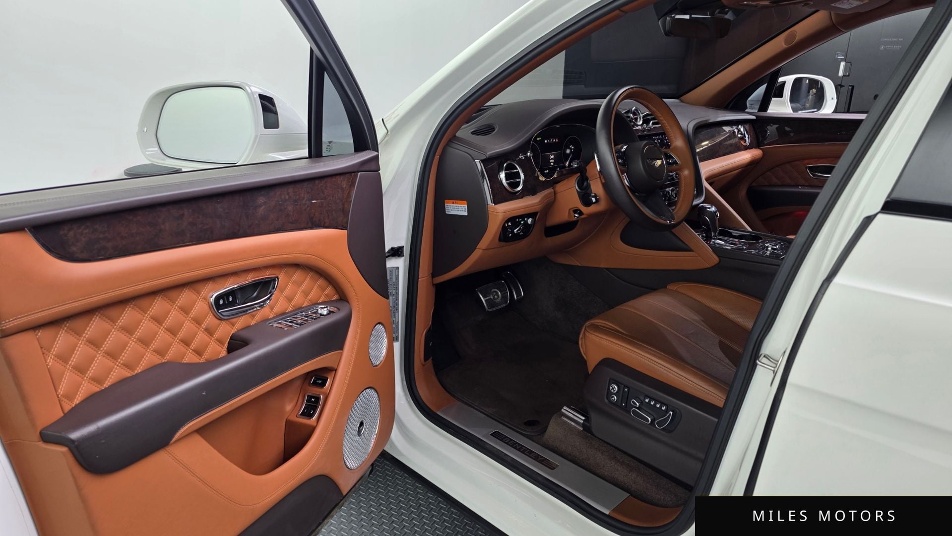 Bentley 벤테이가 2021 — миниатюра 10