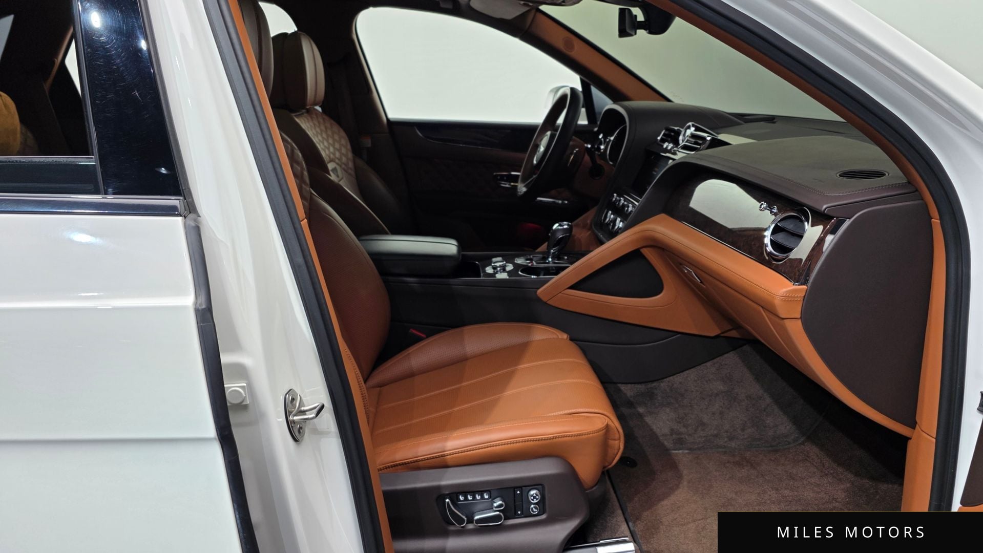 Bentley 벤테이가 2021 — миниатюра 11