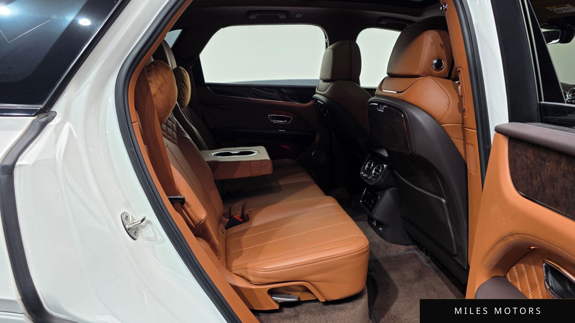 Bentley 벤테이가 2021 — миниатюра 12