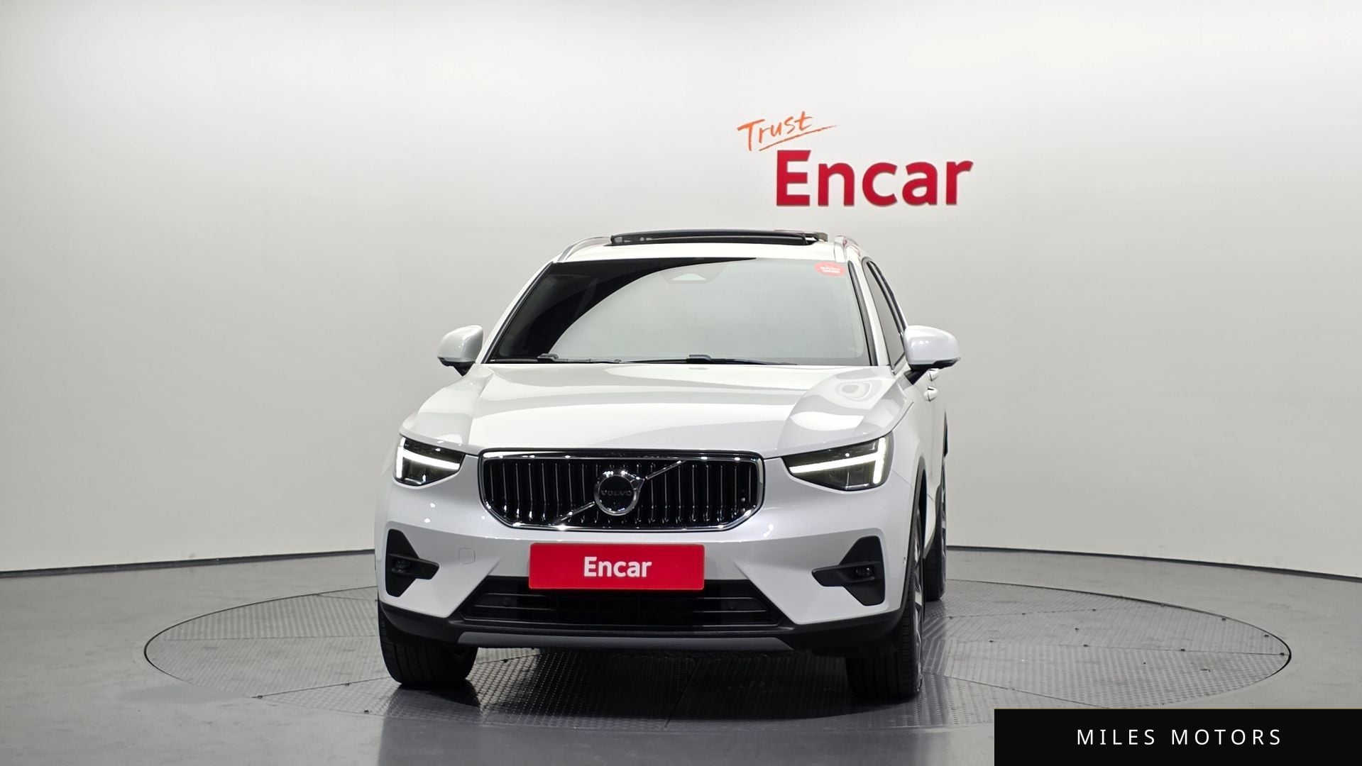 Volvo XC40 2023 — миниатюра 3