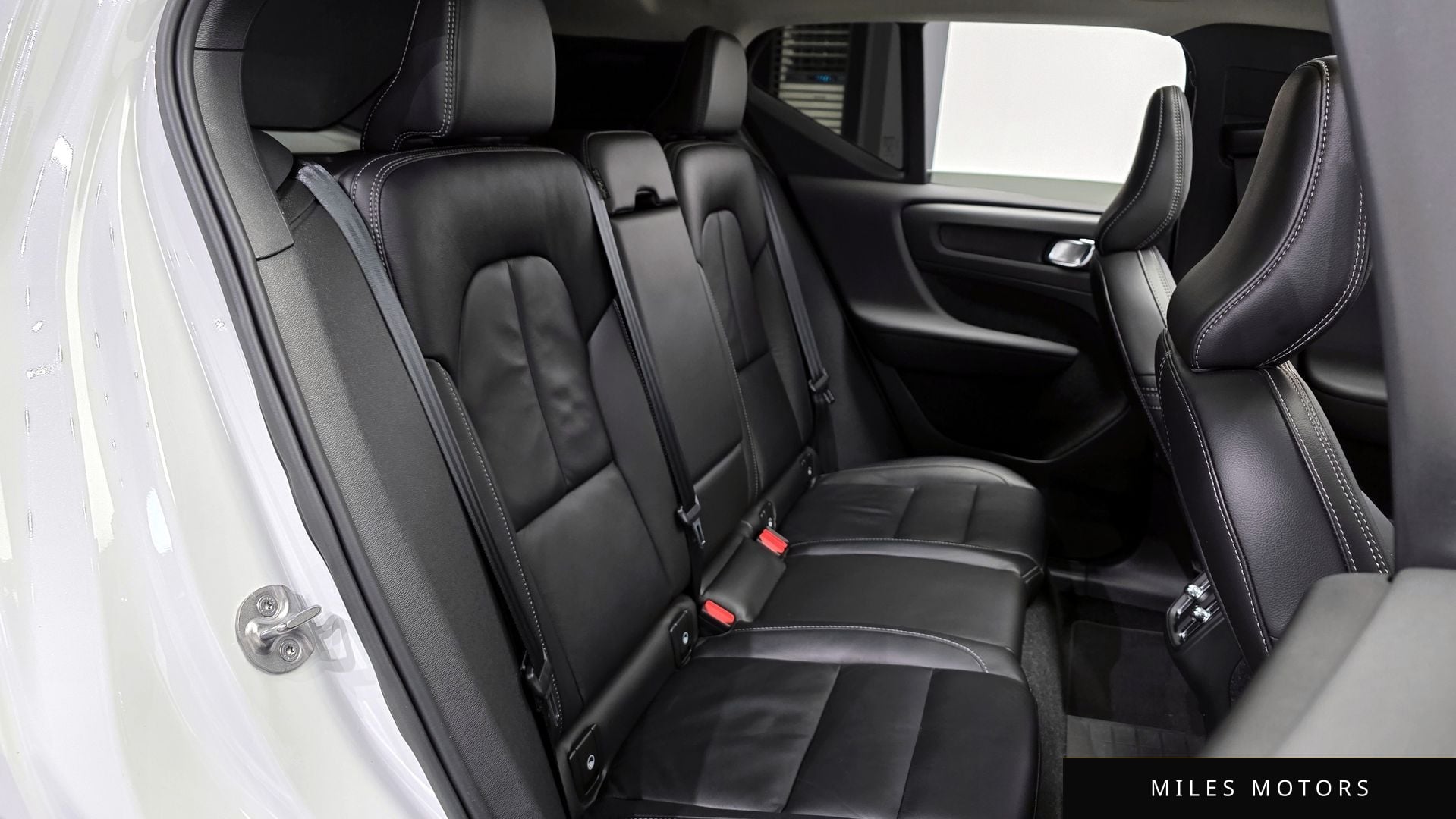 Volvo XC40 2023 — миниатюра 12