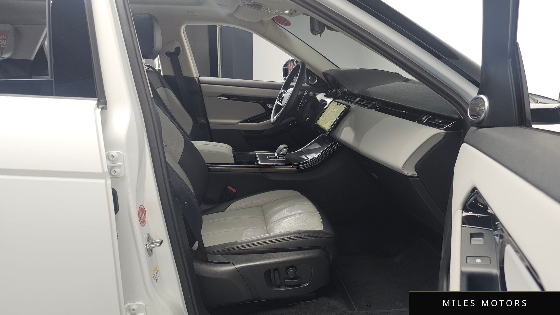 Land Rover Range Rover Evoque 2024 — миниатюра 11