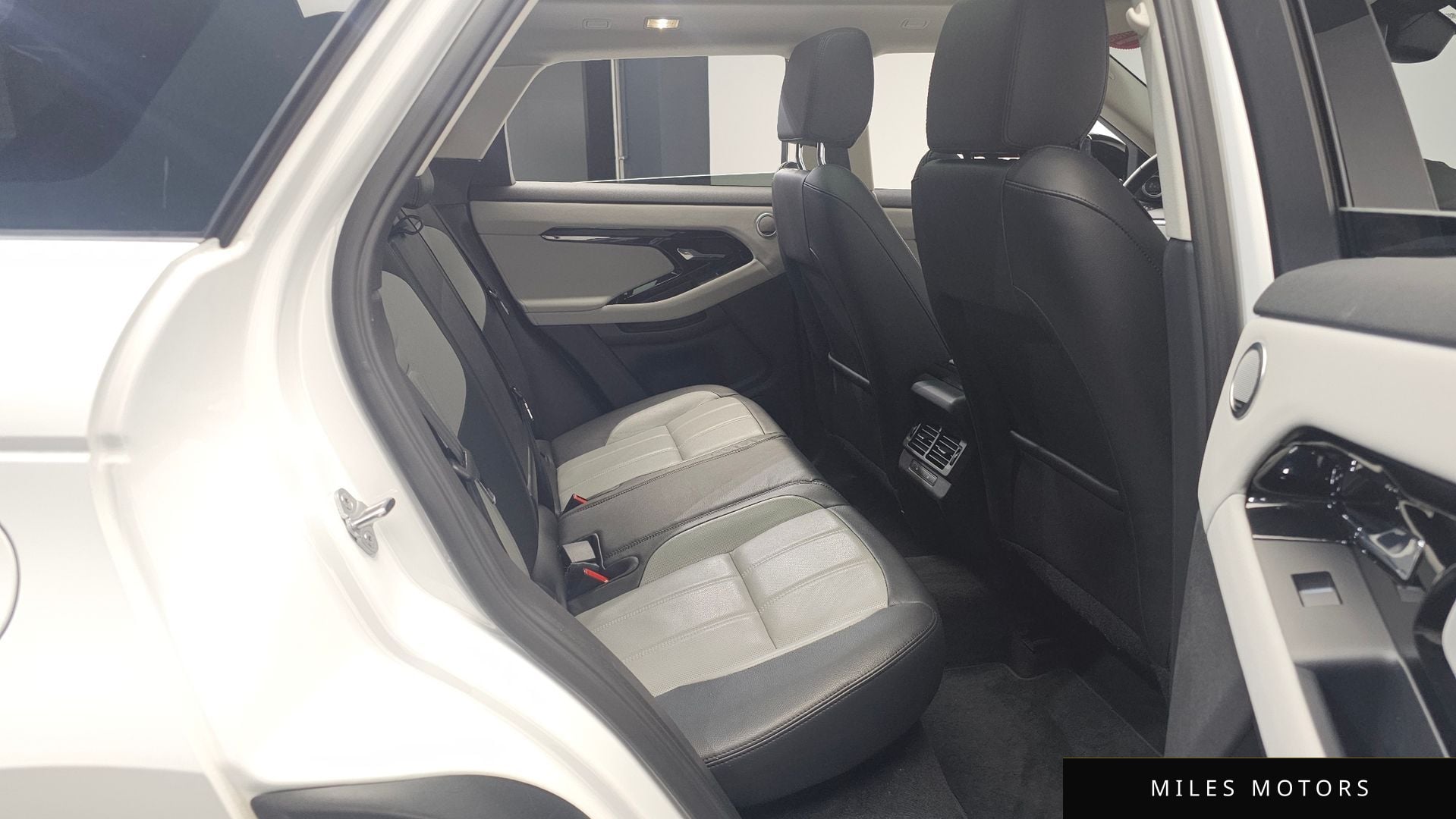 Land Rover Range Rover Evoque 2024 — миниатюра 12