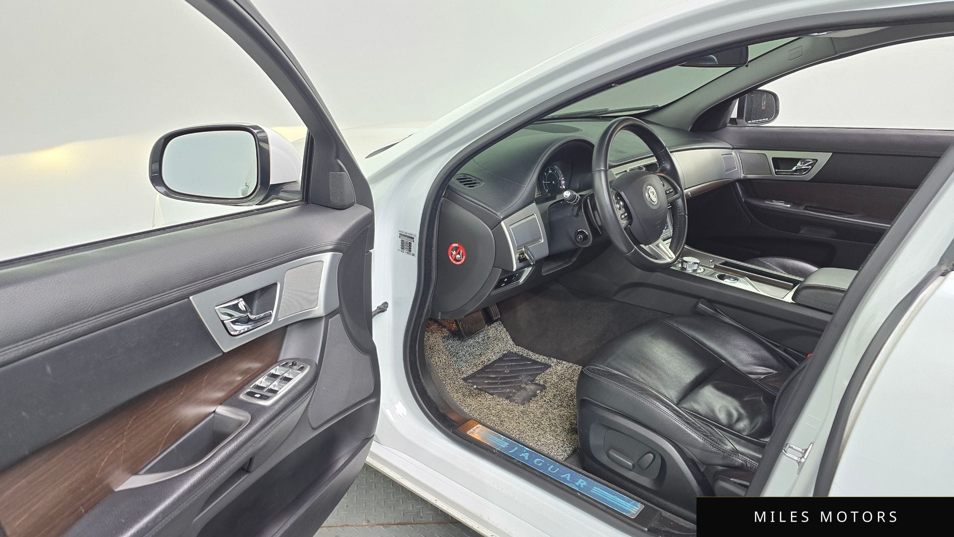 Jaguar New XF 2013 — миниатюра 10