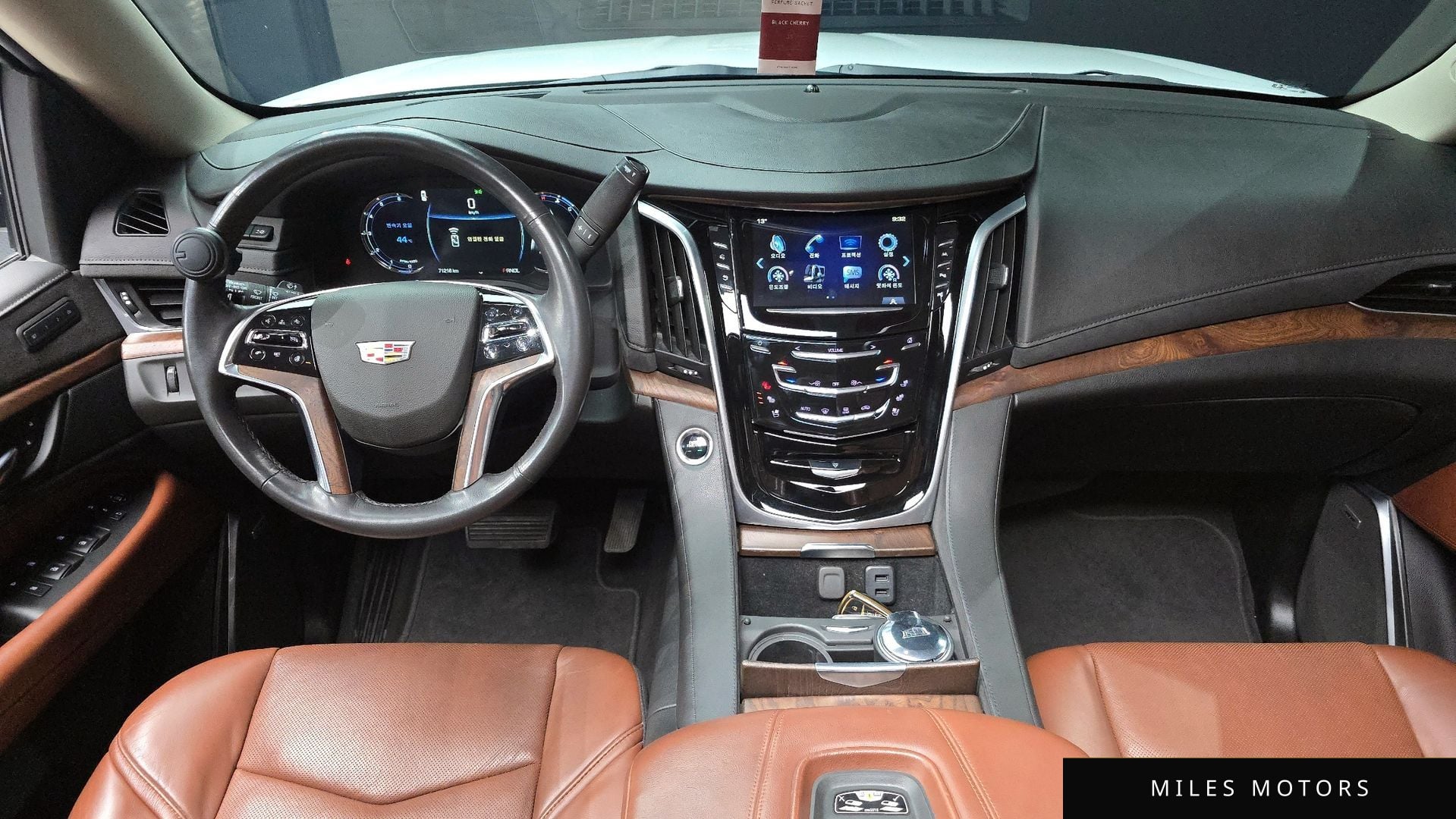 Cadillac Escalade 2020 — миниатюра 7