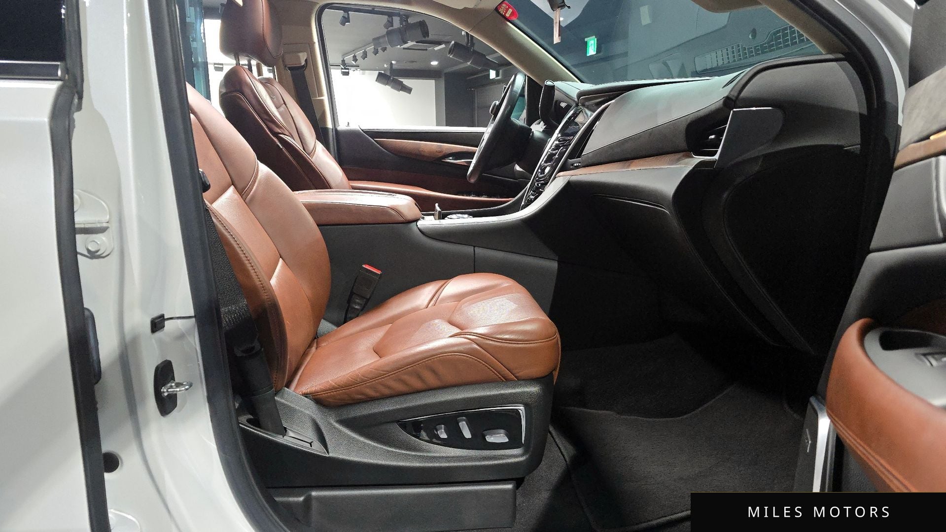 Cadillac Escalade 2020 — миниатюра 11