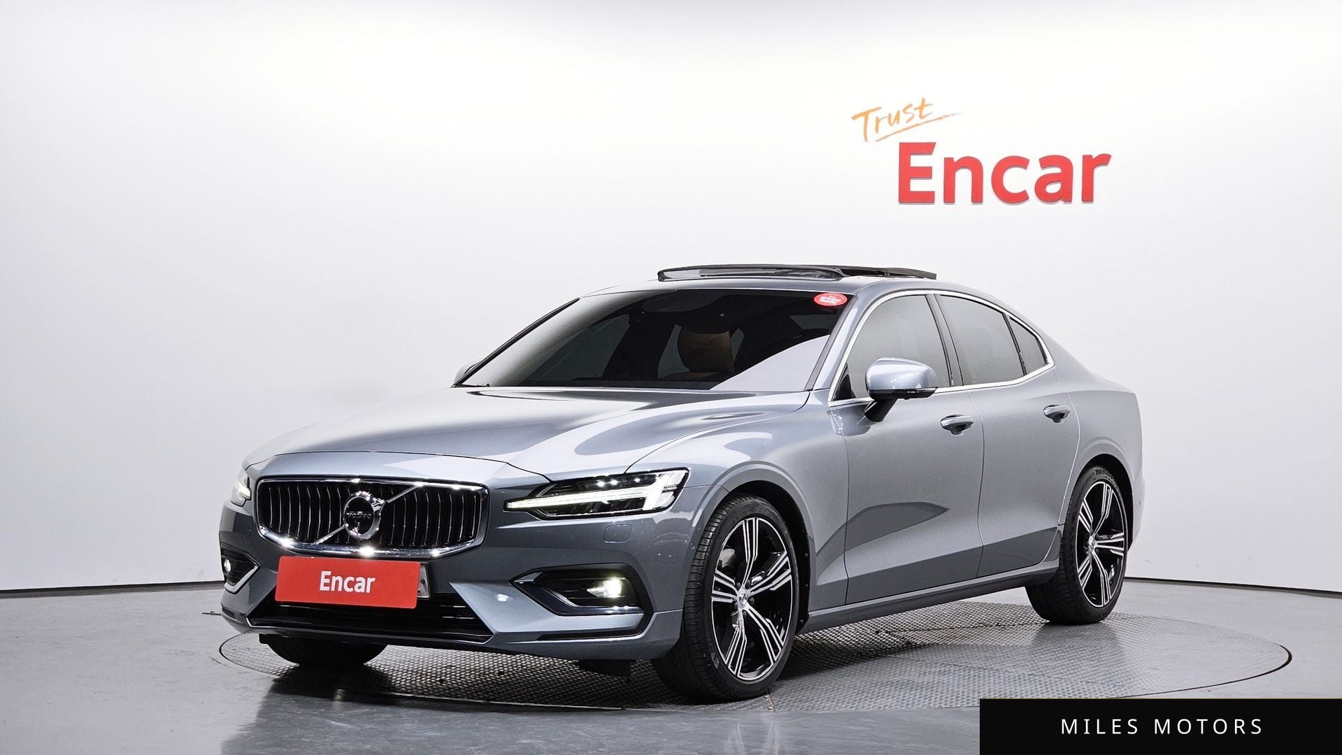 Volvo S60 2020 — фото 1 из 12