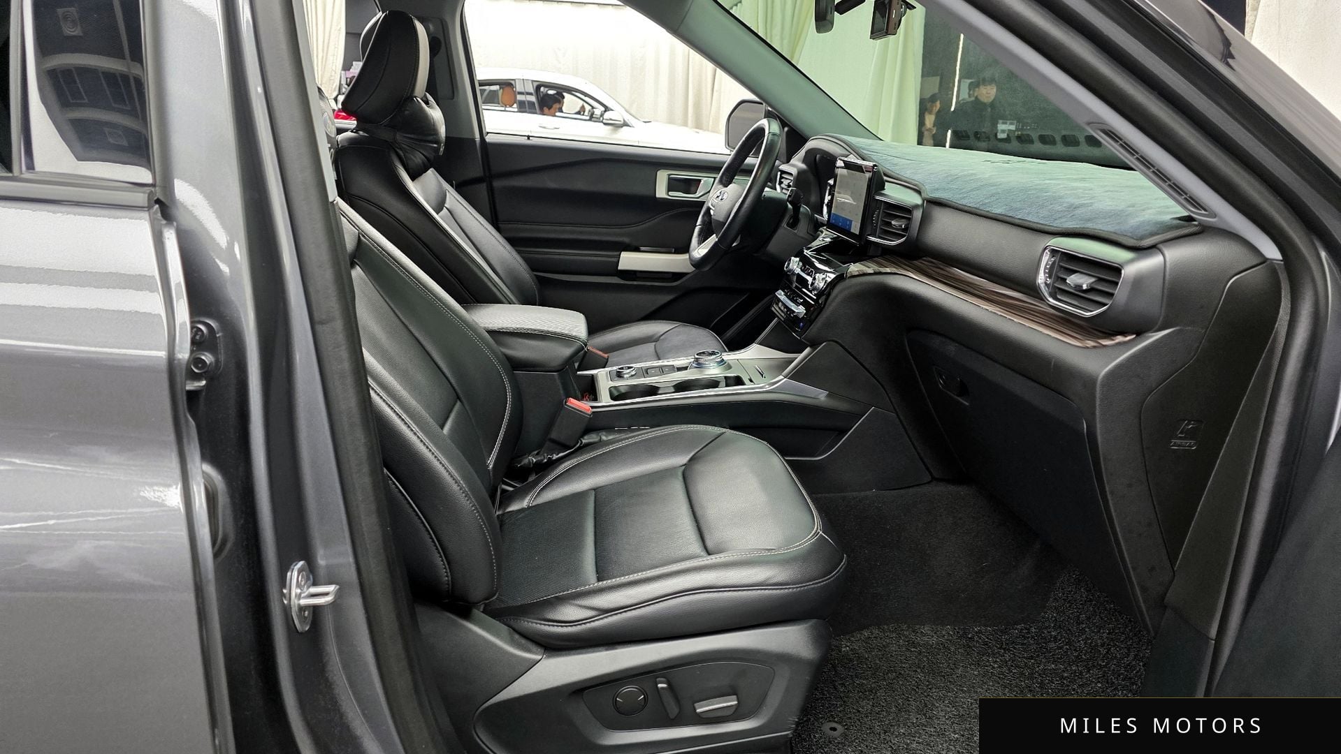 Ford Explorer 2021 — миниатюра 11