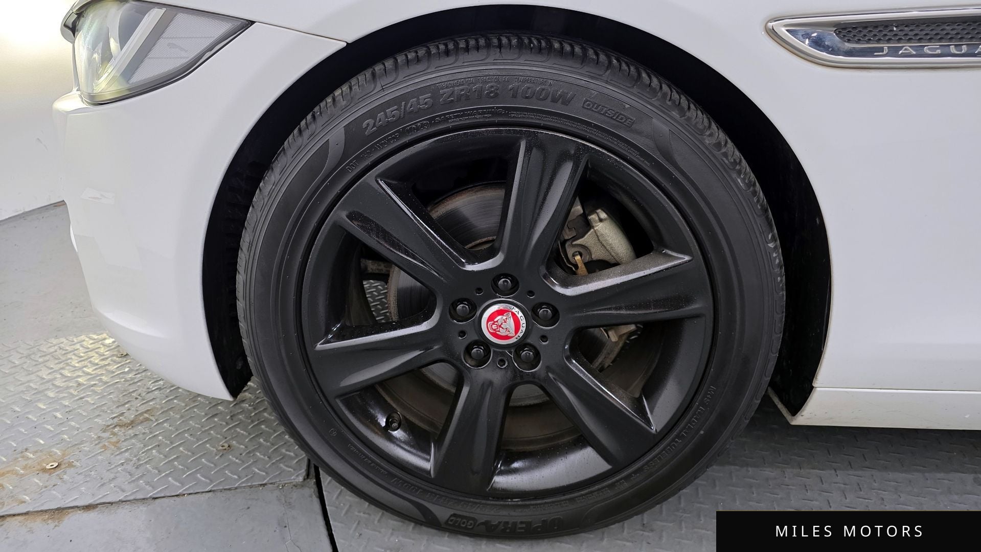 Jaguar XE 2019 — миниатюра 5