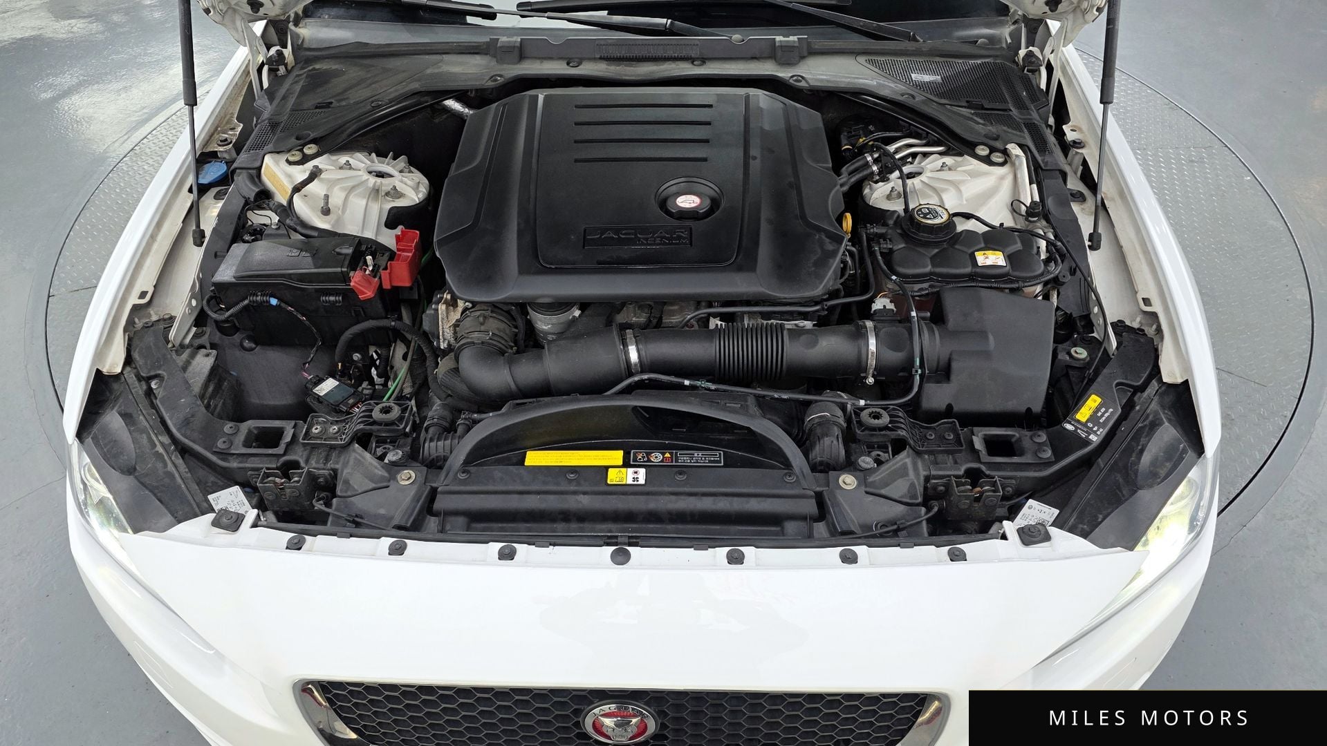 Jaguar XE 2019 — миниатюра 6