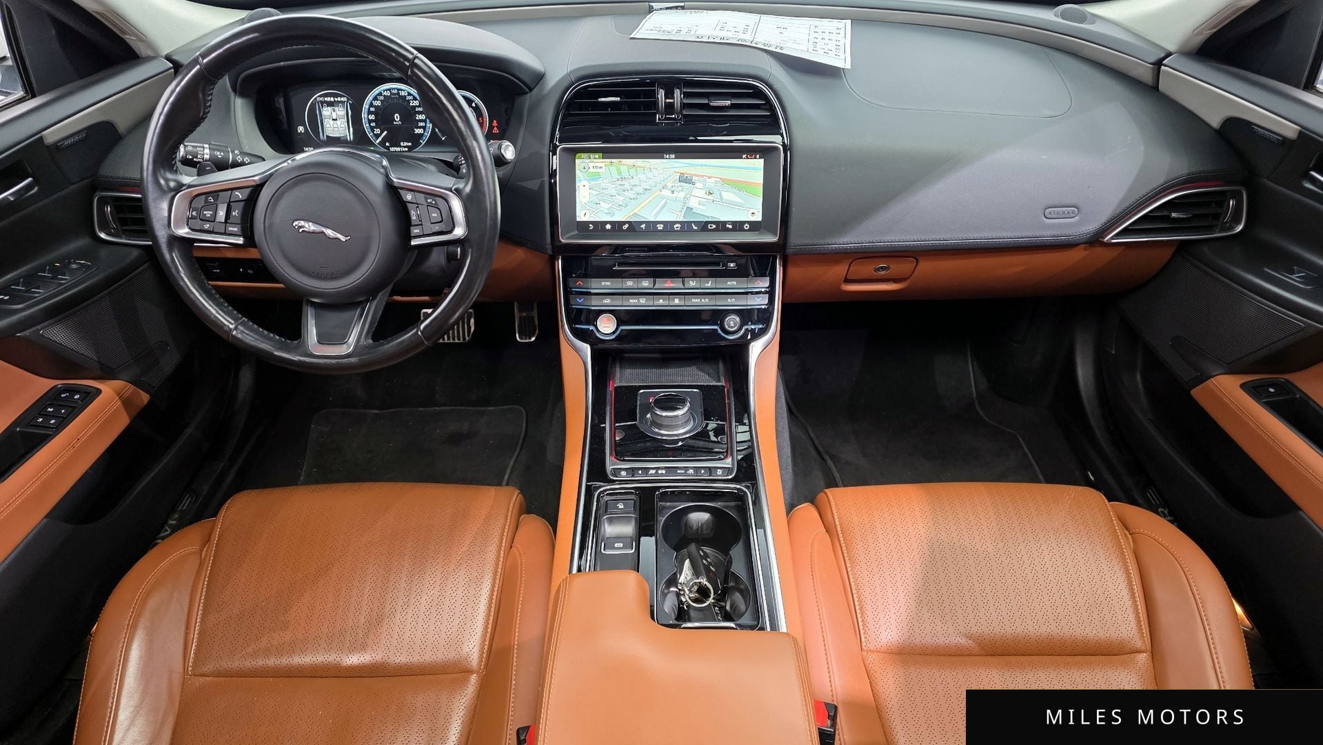 Jaguar XE 2019 — миниатюра 7