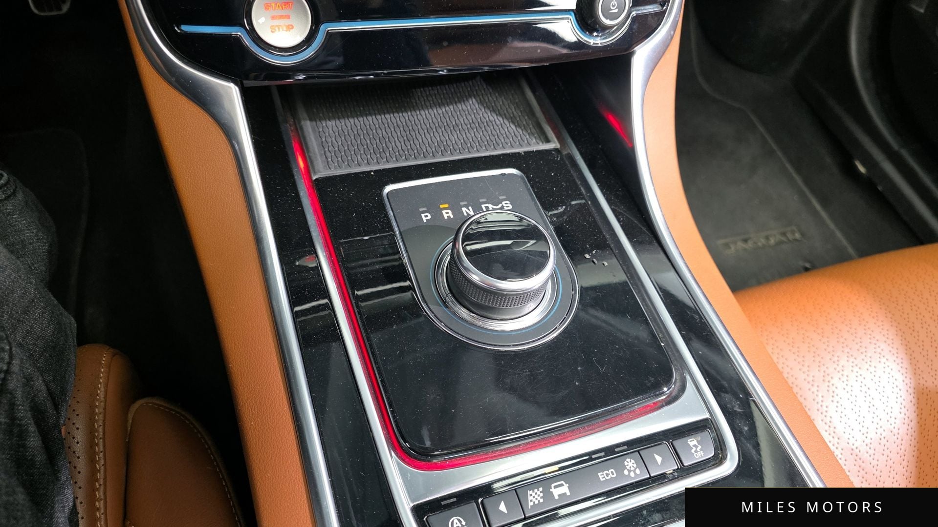 Jaguar XE 2019 — миниатюра 9