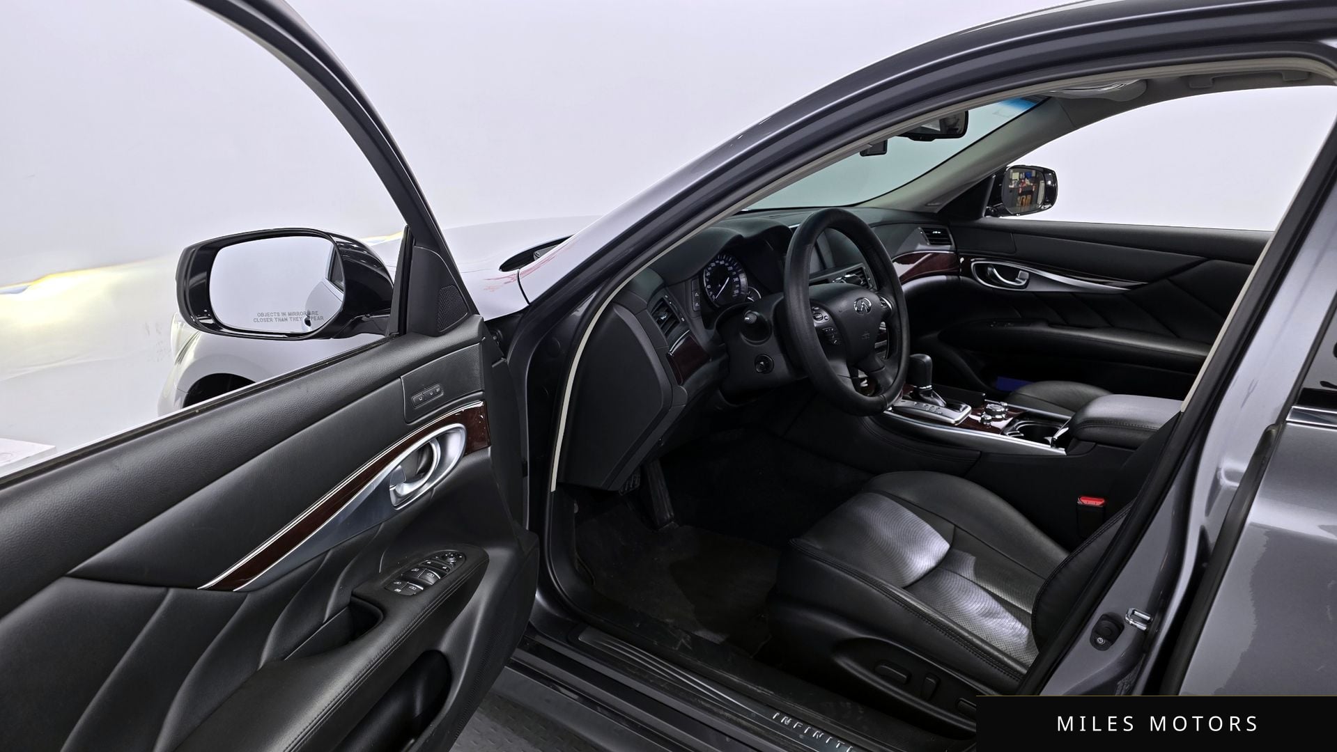 Infiniti Q70 2018 — миниатюра 10