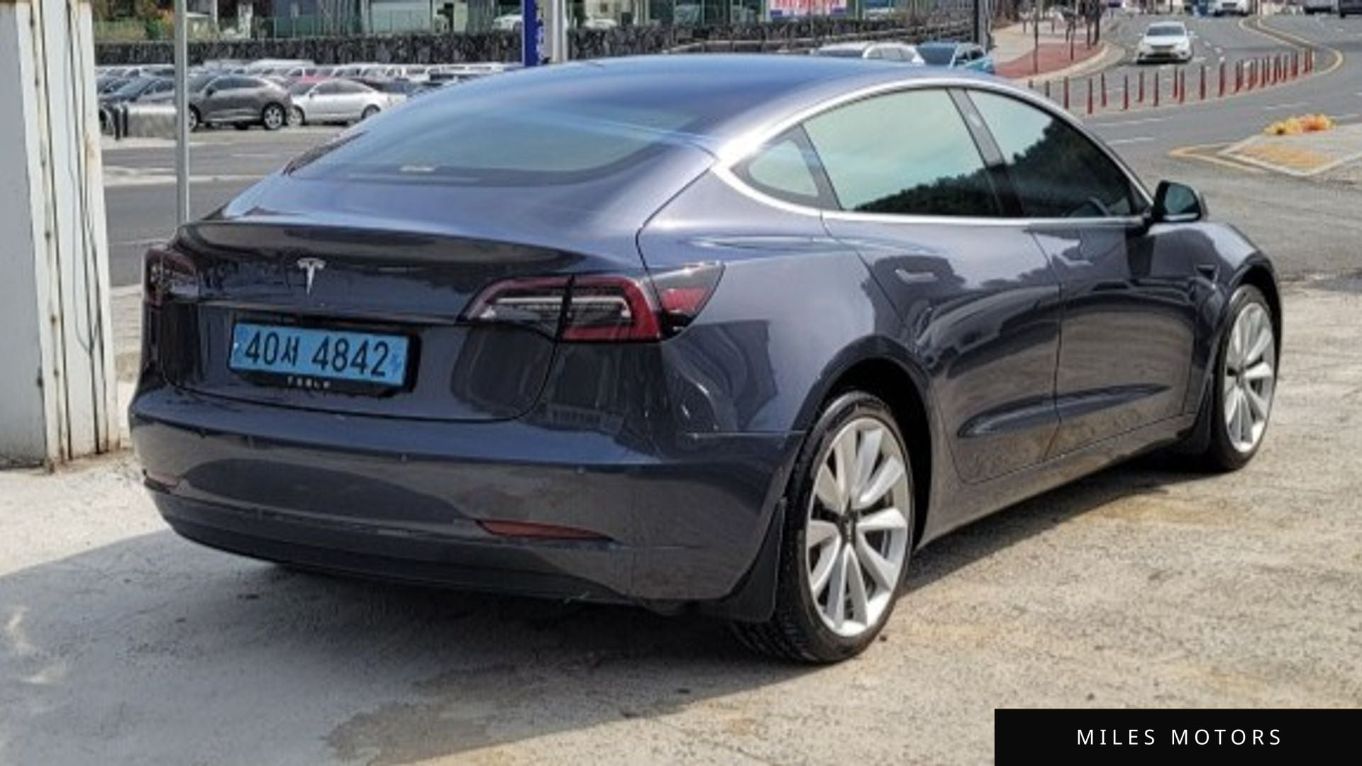Tesla Model 3 2020 — миниатюра 2