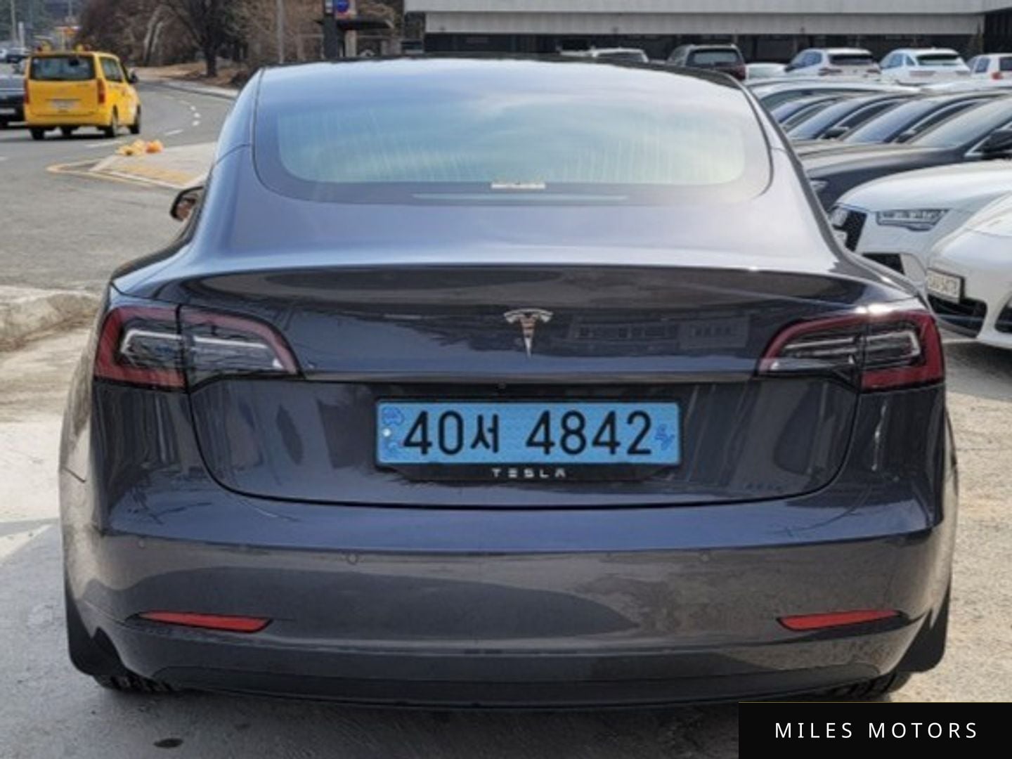 Tesla Model 3 2020 — миниатюра 4