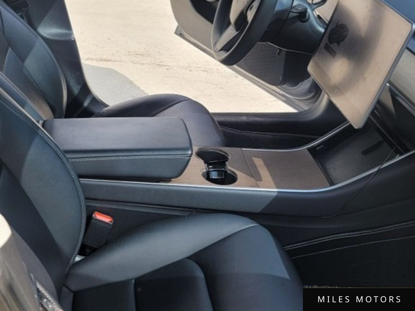 Tesla Model 3 2020 — миниатюра 7