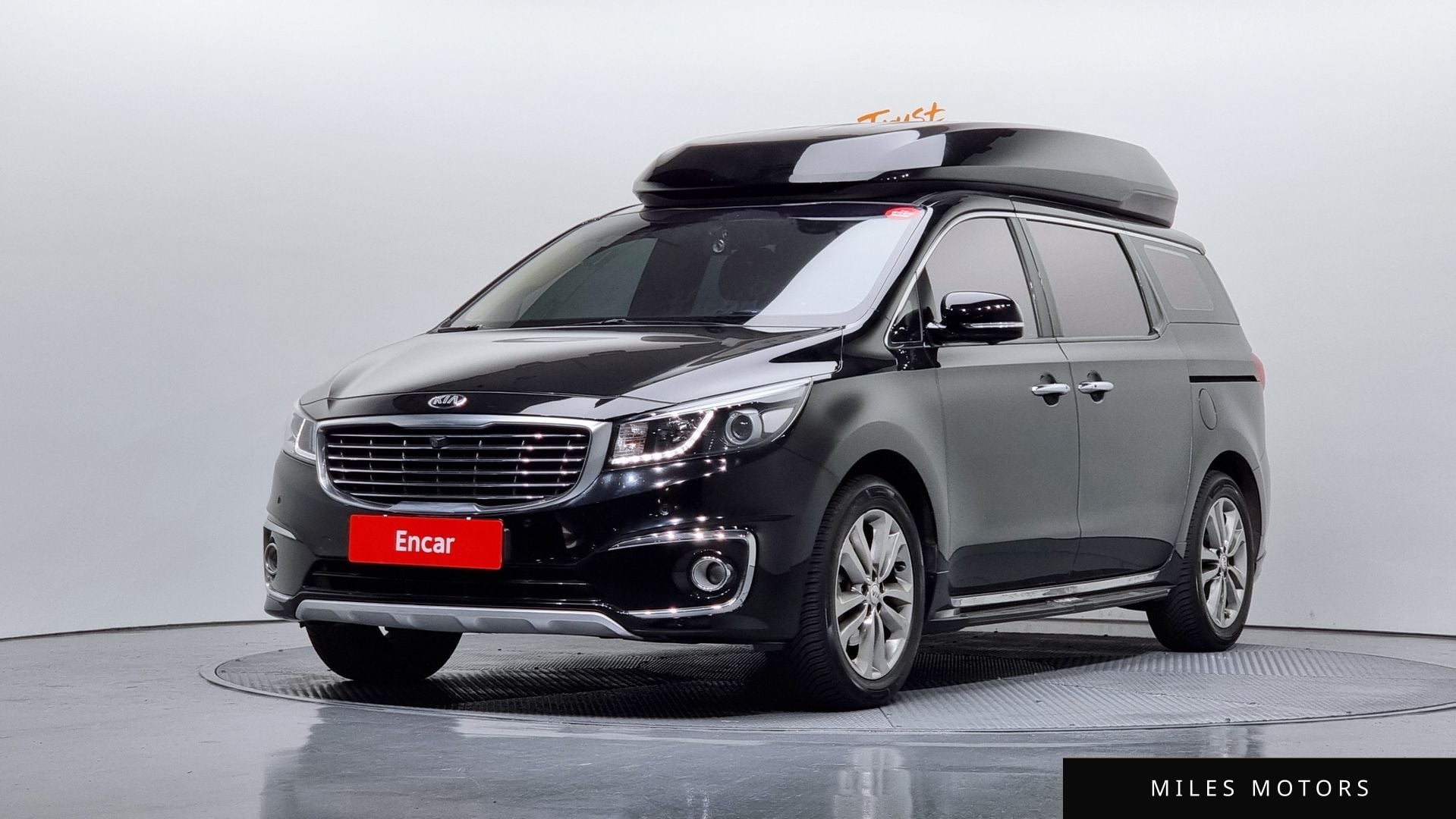 Kia Canival 2016 — фото 1 из 12