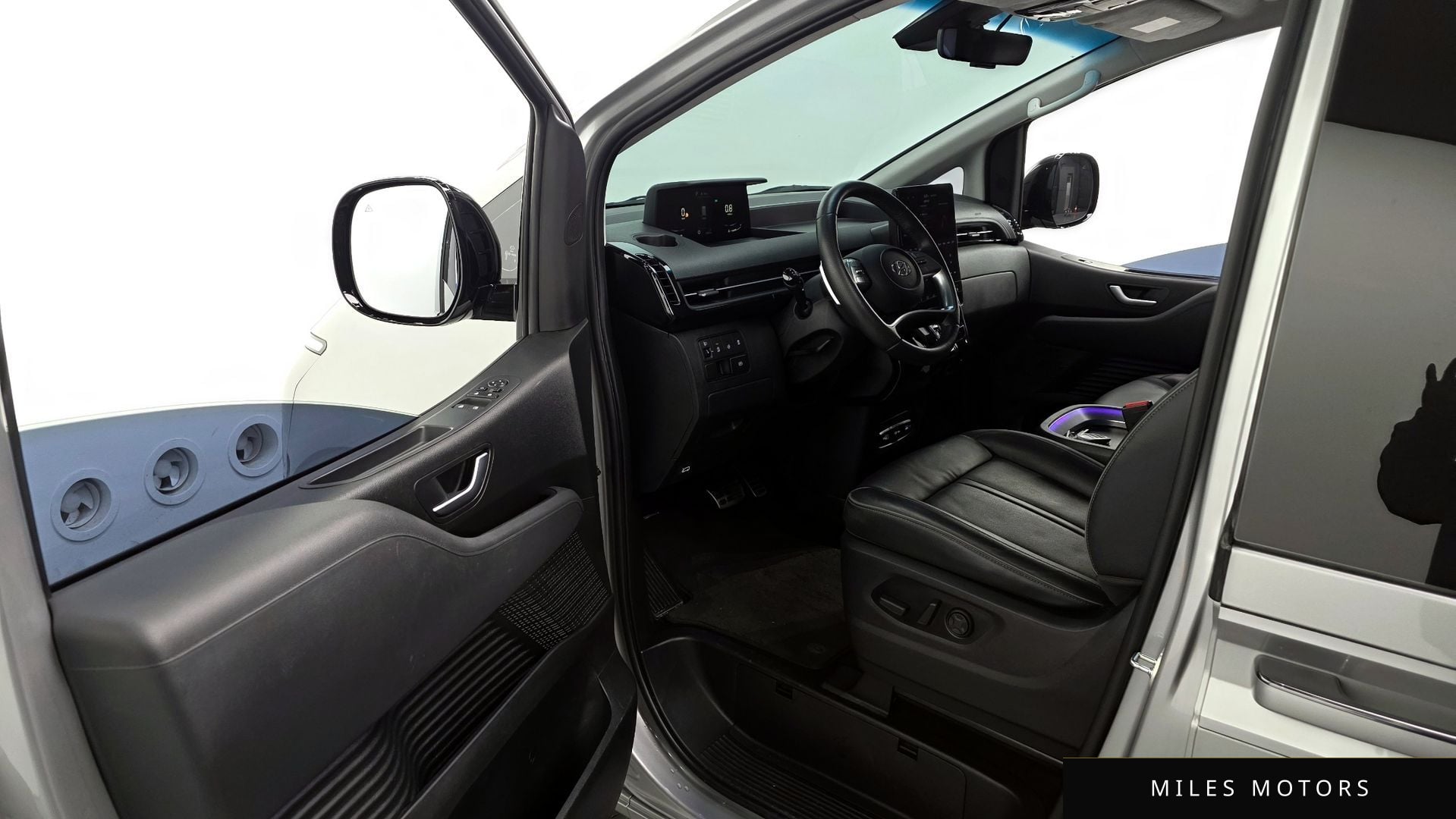 Hyundai Staria 2022 — миниатюра 10