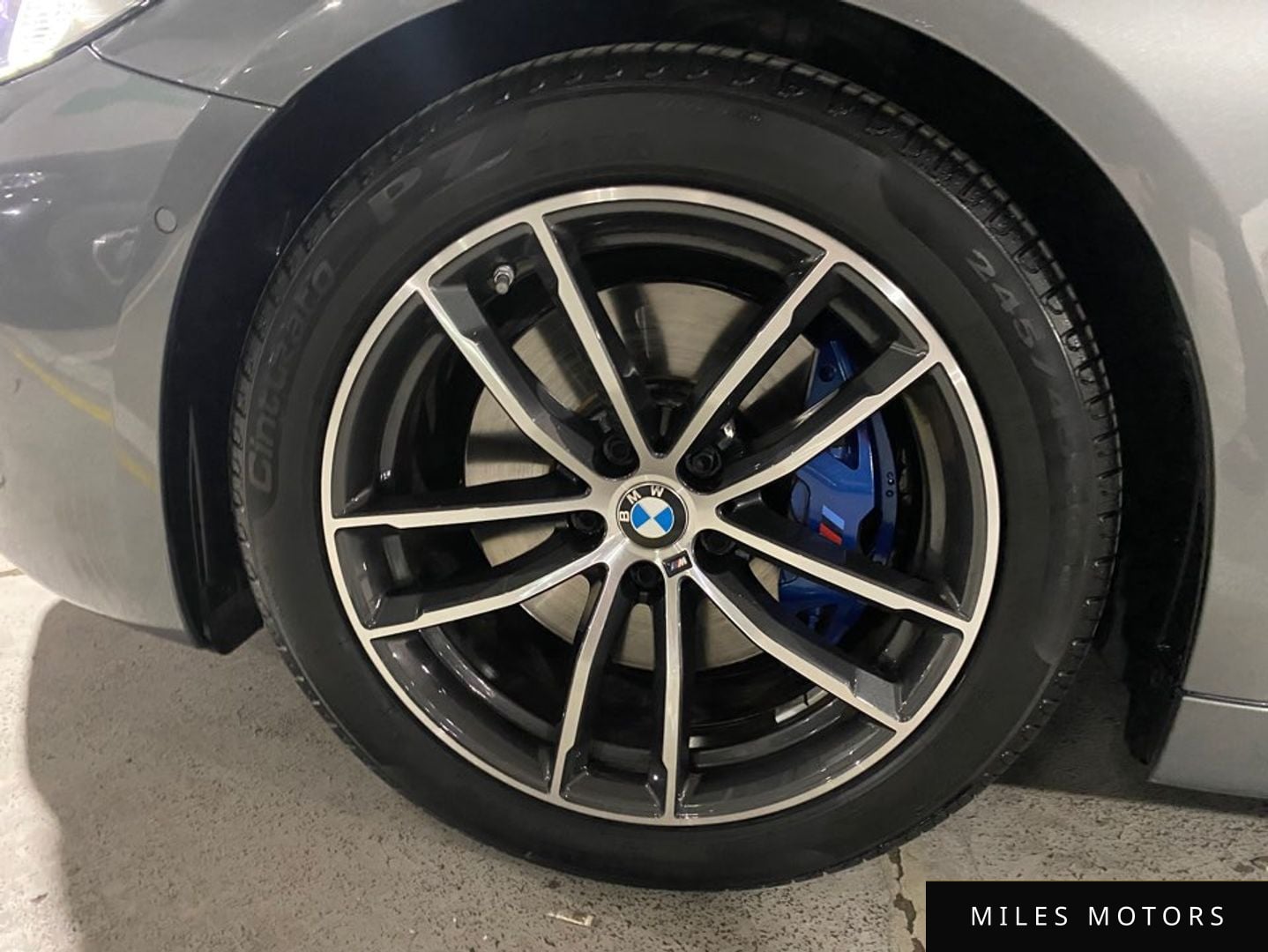 BMW 5 Series (G30) 2023 — миниатюра 5