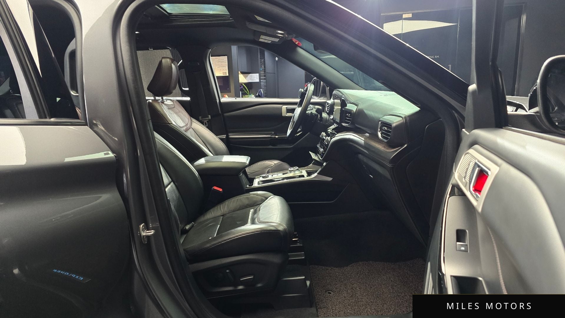 Ford Explorer 2021 — миниатюра 11