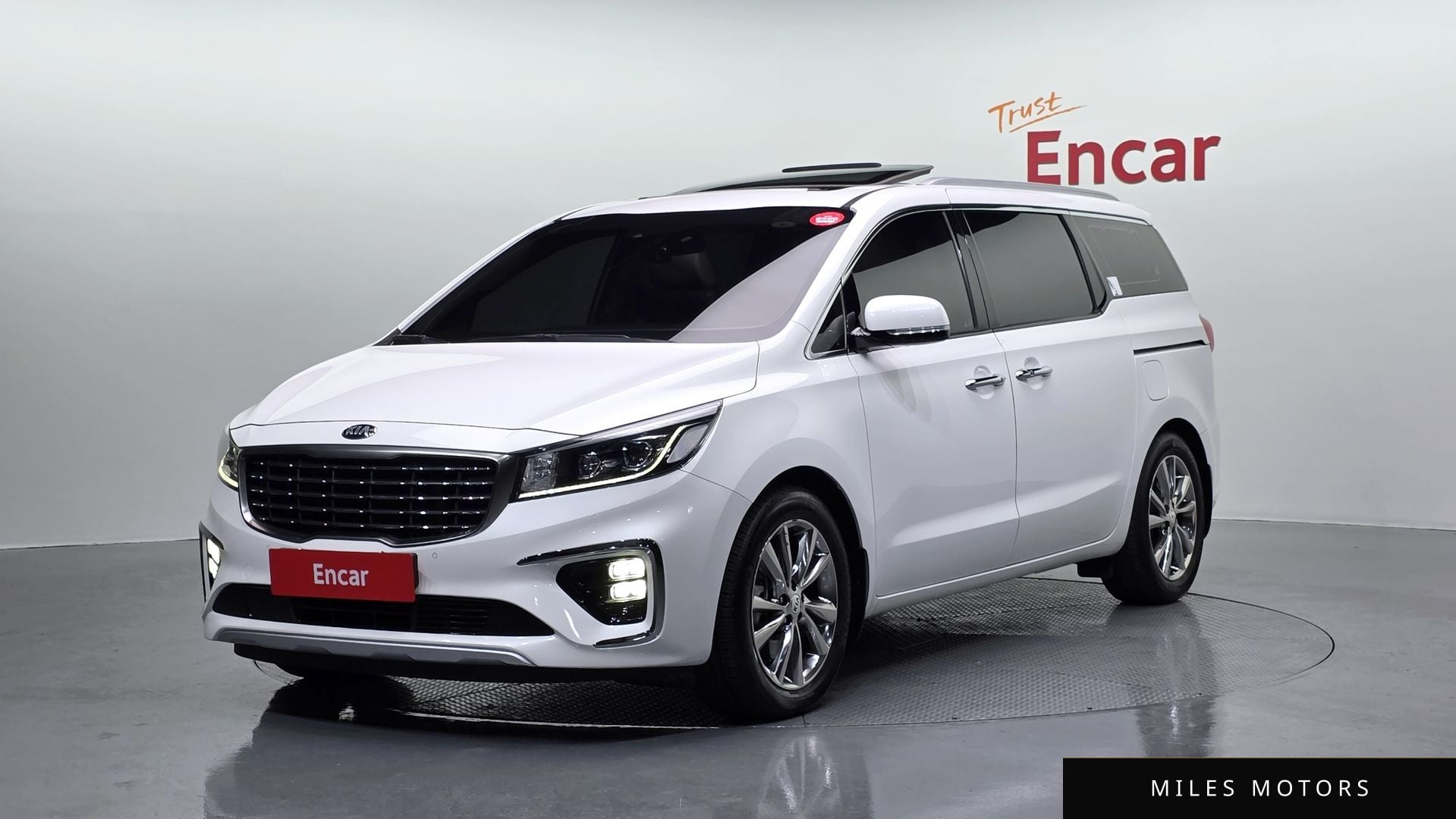 Kia Canival 2020 — фото 1 из 12