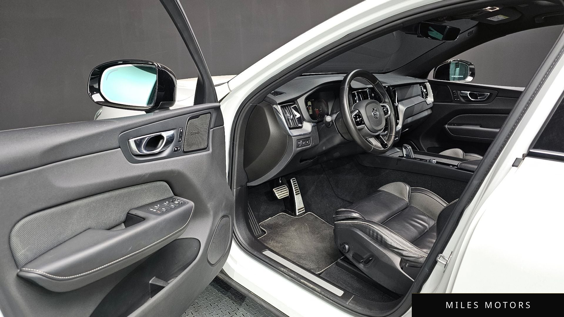 Volvo XC60 2021 — миниатюра 10