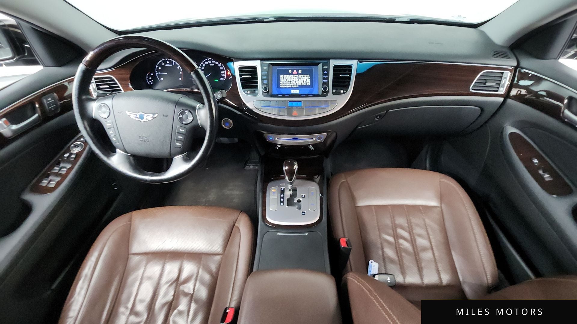 Hyundai Genesis 2012 — миниатюра 7