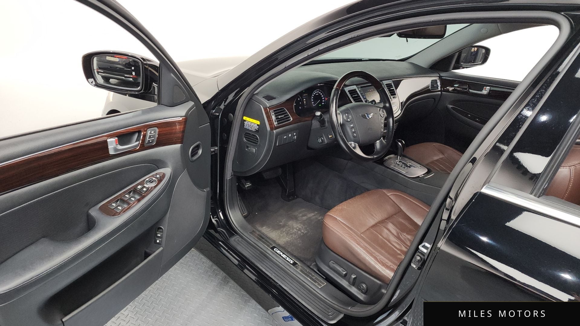 Hyundai Genesis 2012 — миниатюра 10