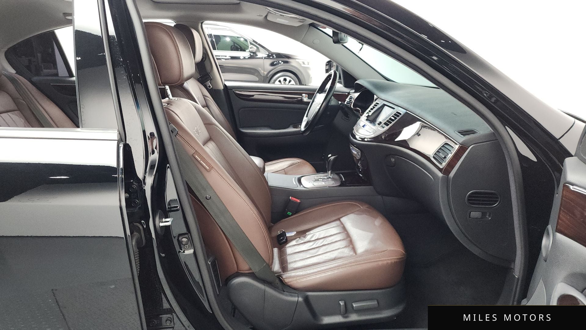 Hyundai Genesis 2012 — миниатюра 11