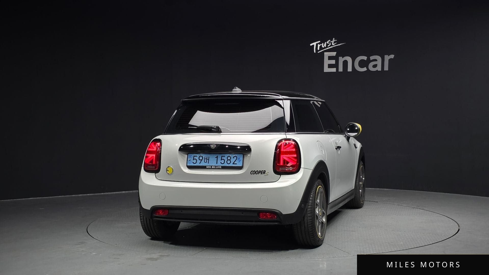 MINI 쿠퍼 일렉트릭 2023 — миниатюра 4