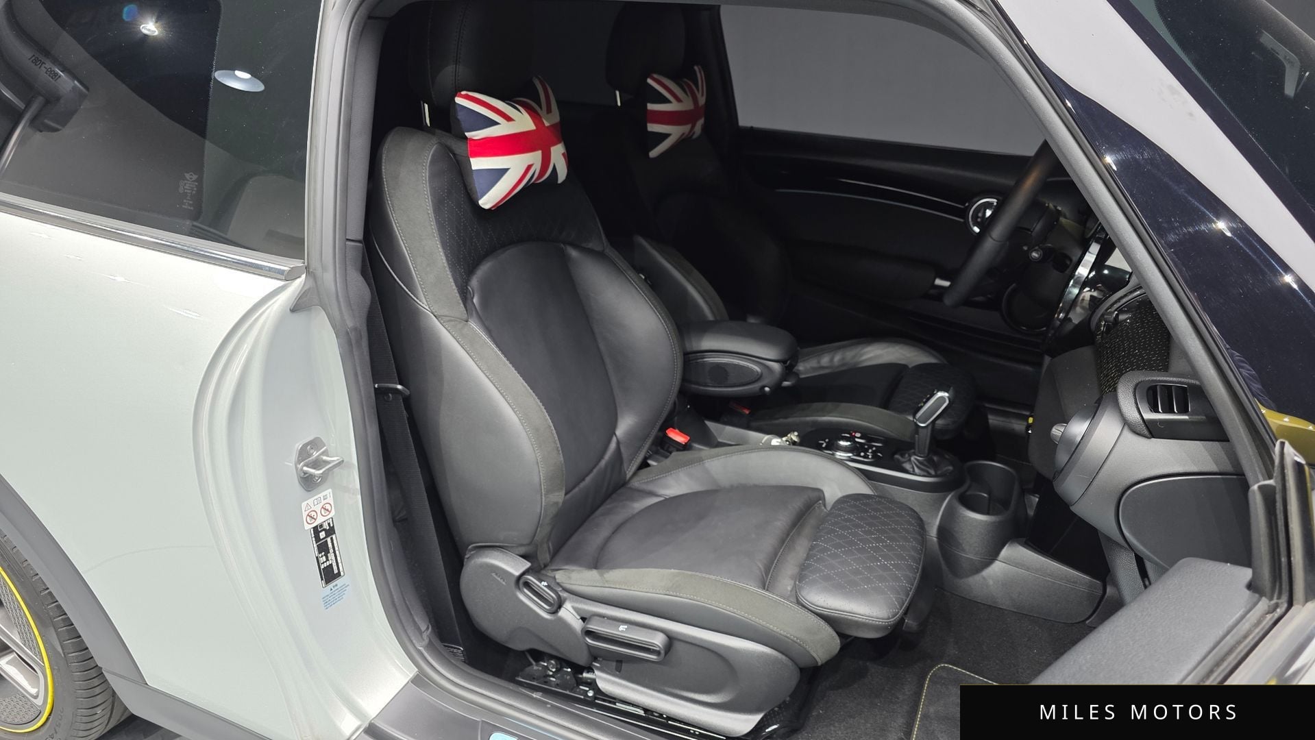MINI 쿠퍼 일렉트릭 2023 — миниатюра 10