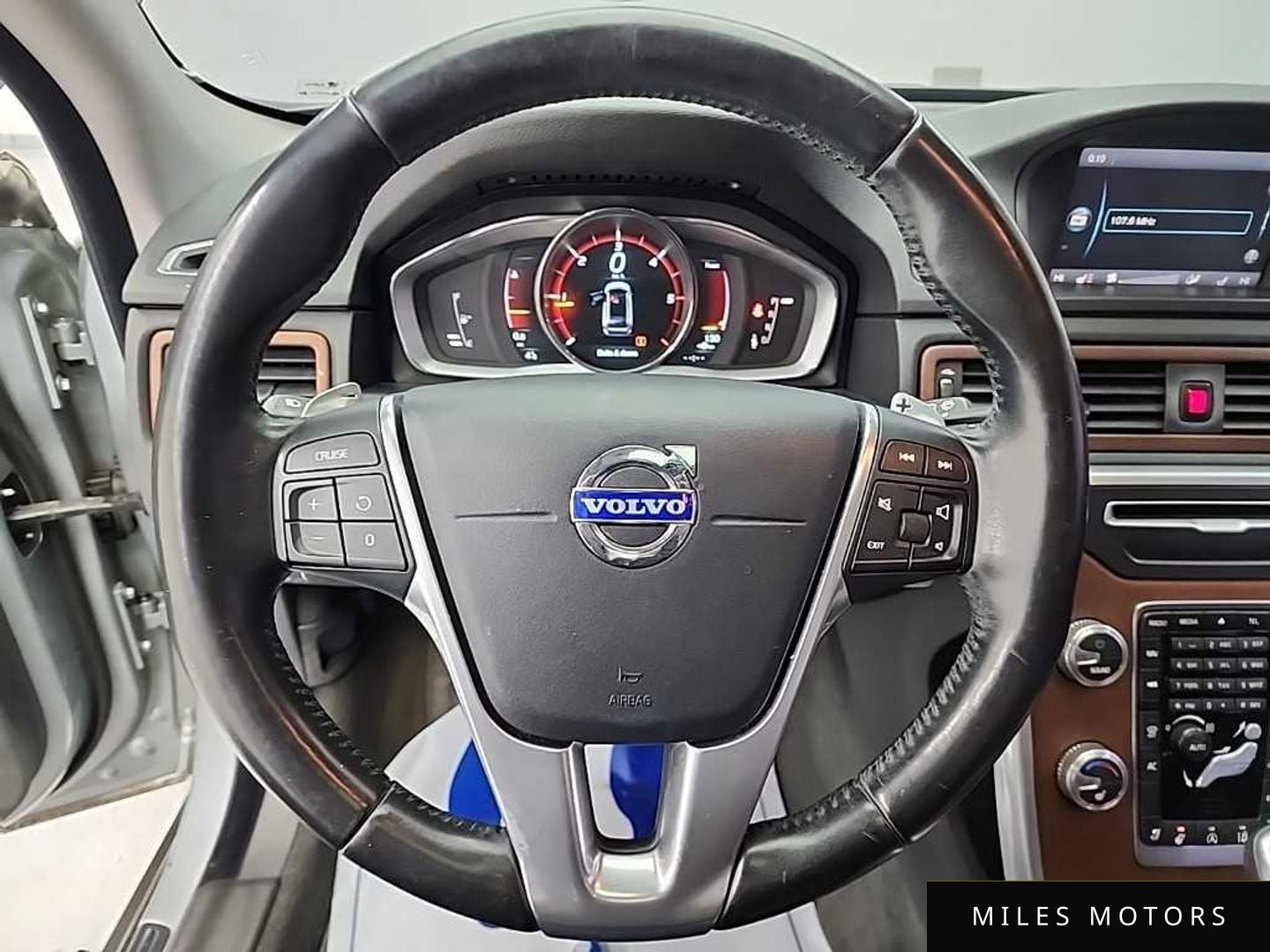 Volvo XC70 2015 — миниатюра 9
