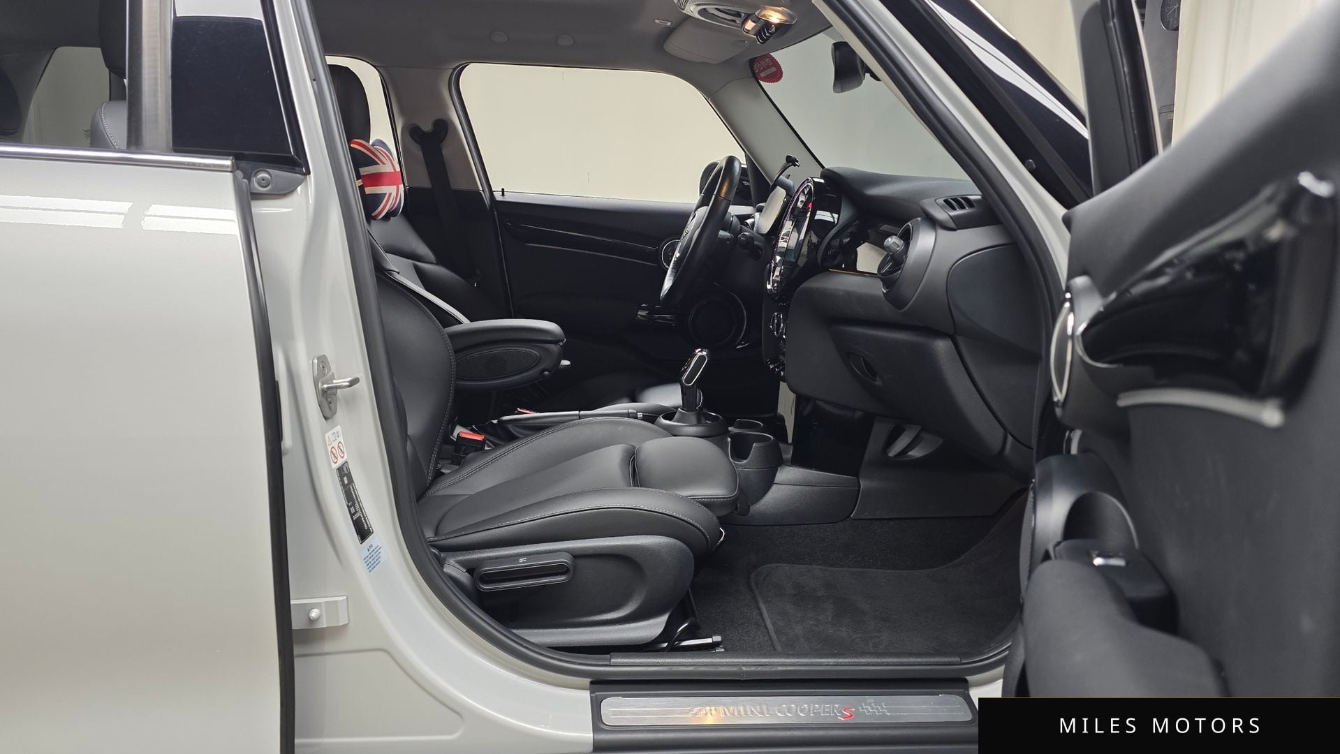 MINI Cooper S 2022 — миниатюра 11