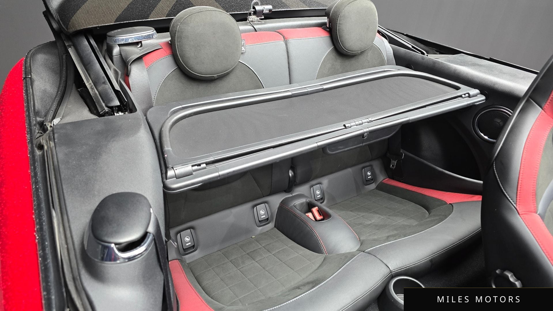 MINI Cooper Convertible 2019 — миниатюра 12