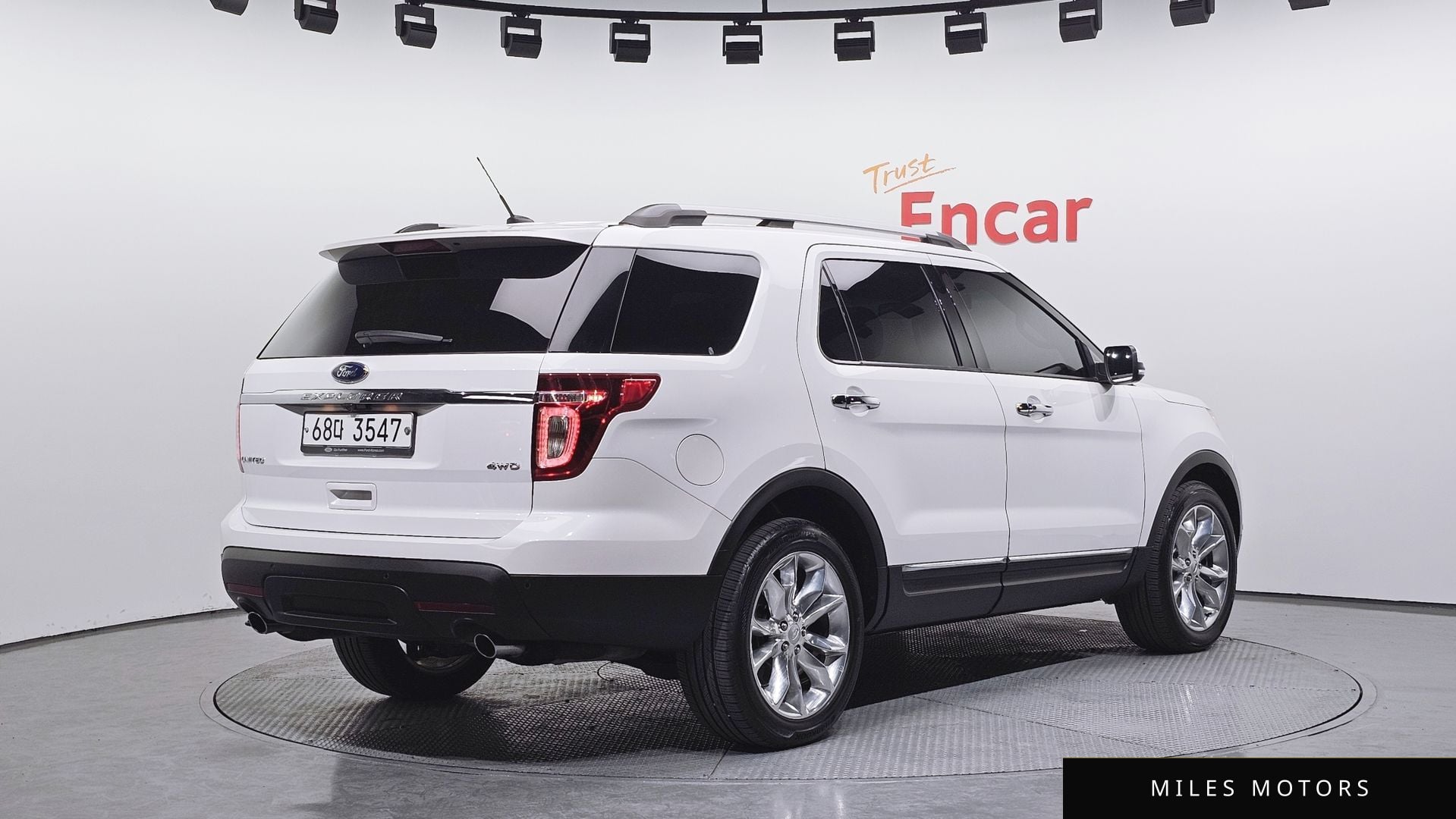 Ford Explorer 2013 — миниатюра 2
