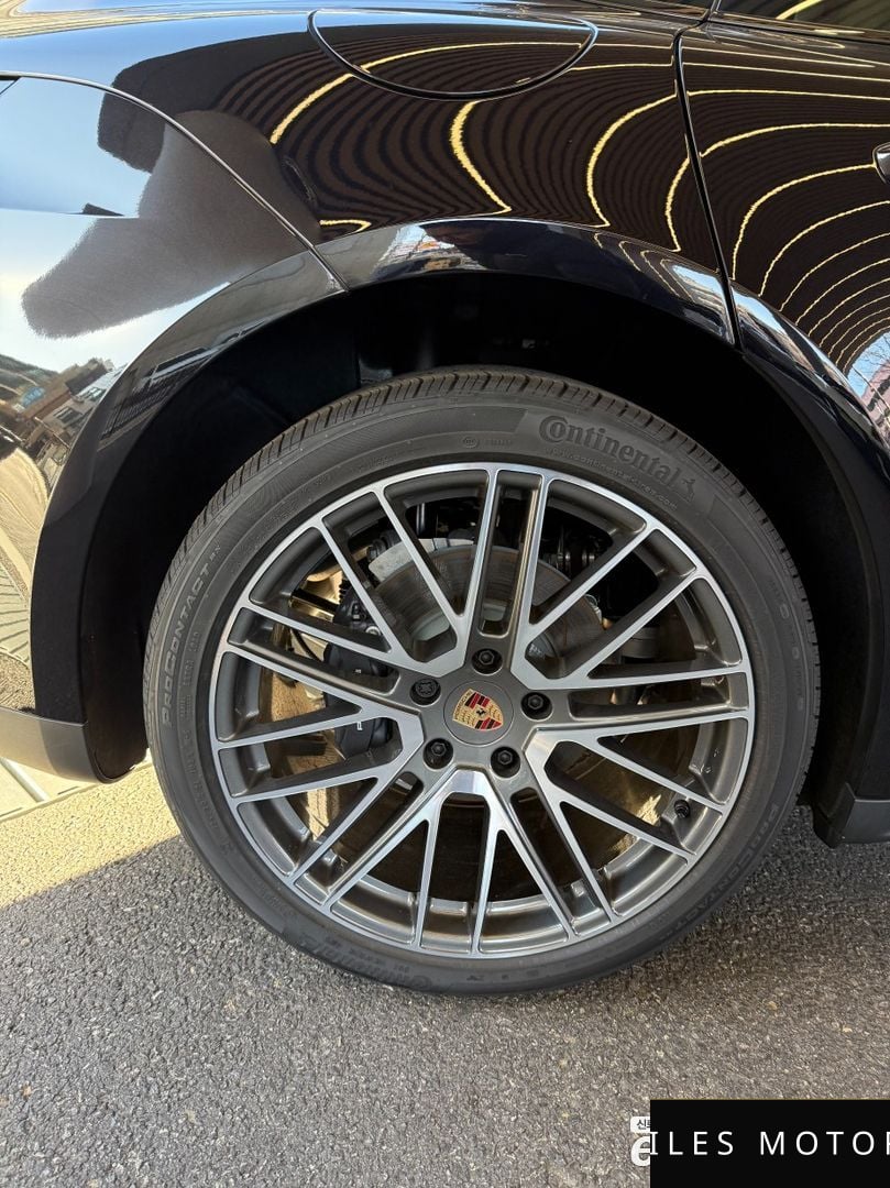 Porsche Panamera 2025 — миниатюра 2