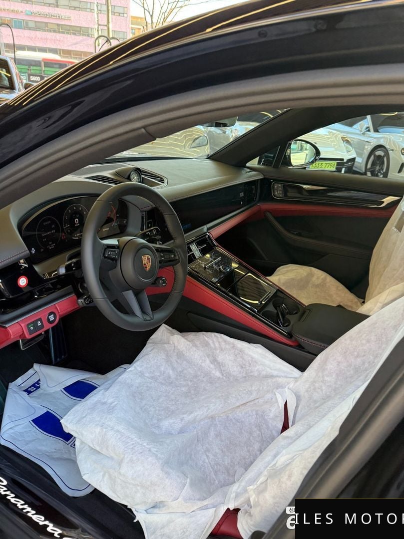 Porsche Panamera 2025 — миниатюра 3