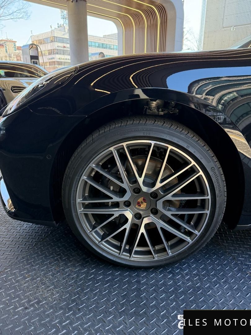 Porsche Panamera 2025 — миниатюра 6