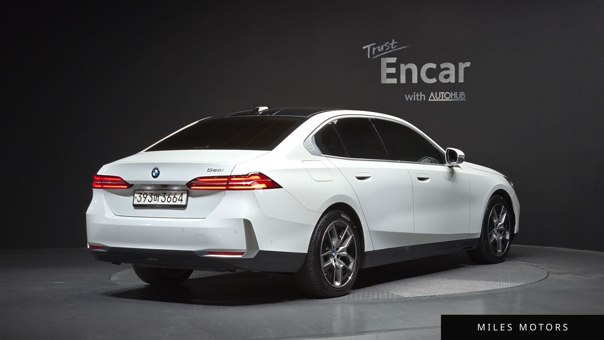 BMW 5 Series (G60) 2024 — миниатюра 2