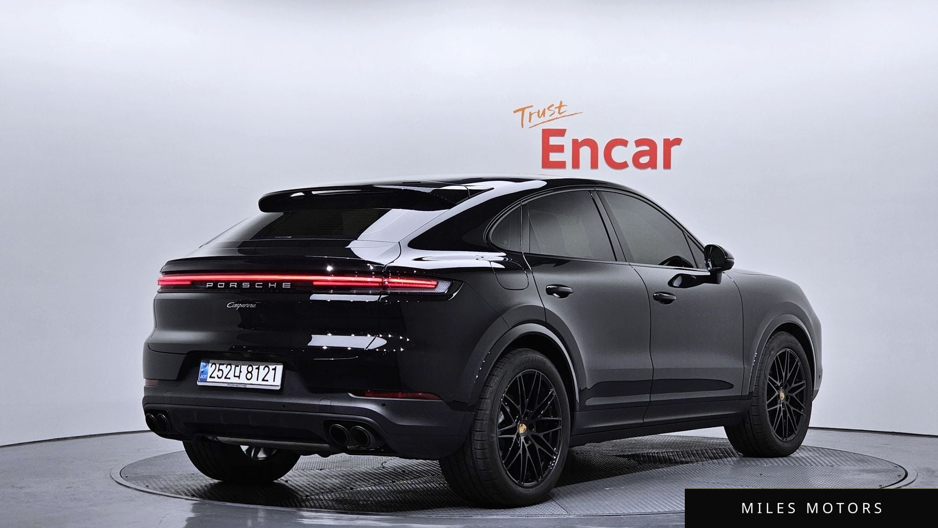 Porsche Cayenne 2024 — миниатюра 2