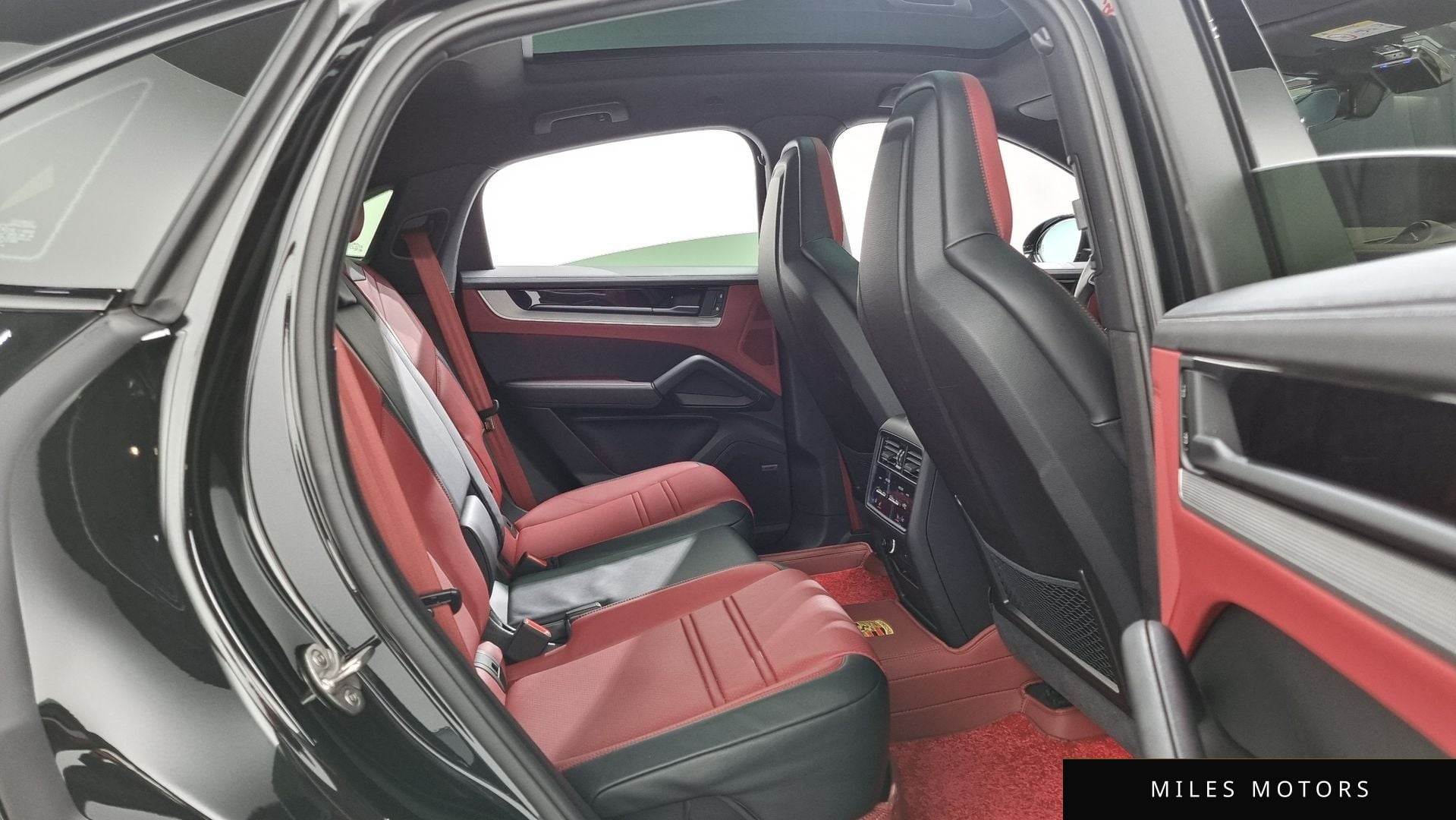 Porsche Cayenne 2024 — миниатюра 12