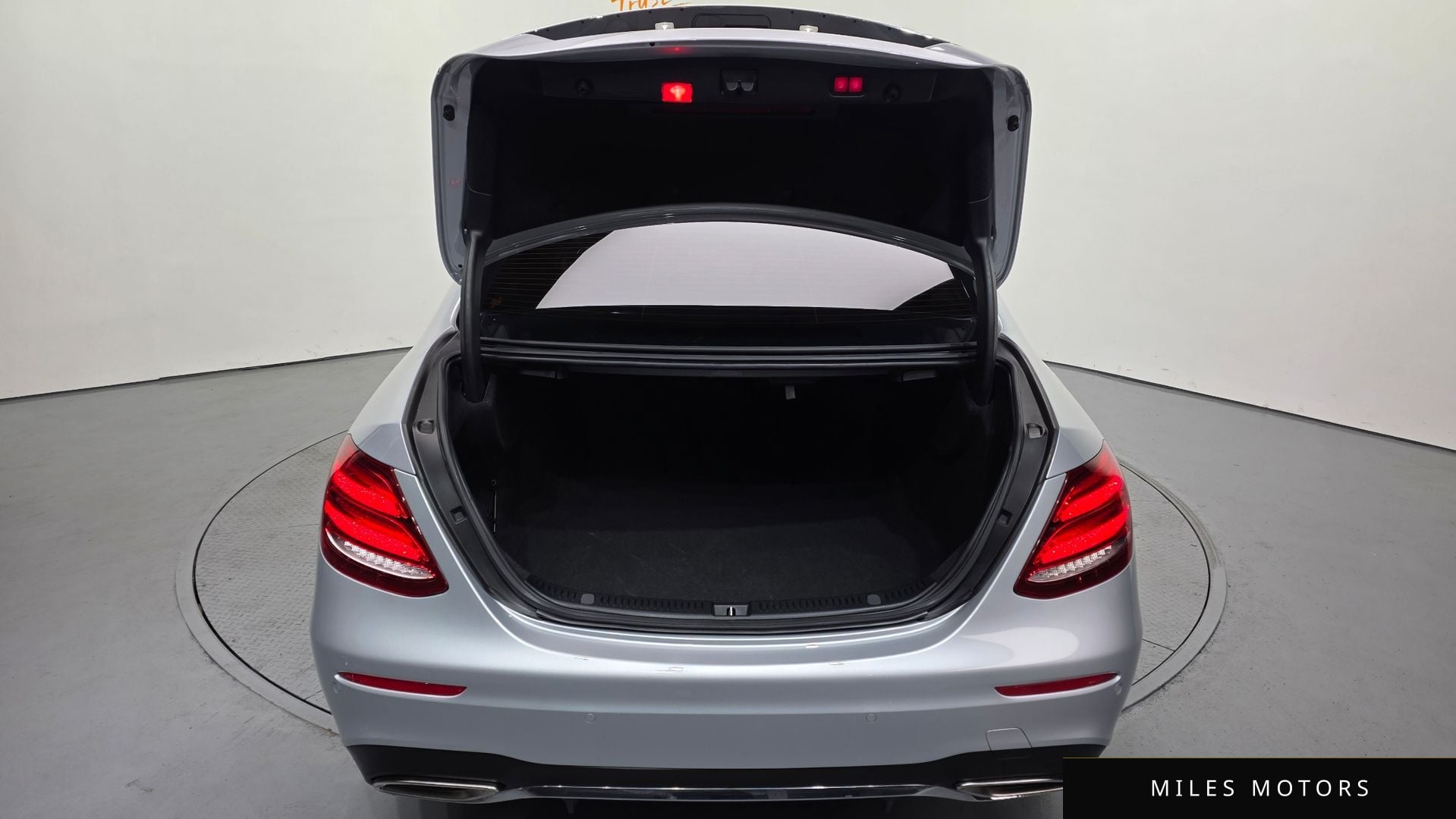 Mercedes-Benz E-클래스 W213 2020 — миниатюра 20