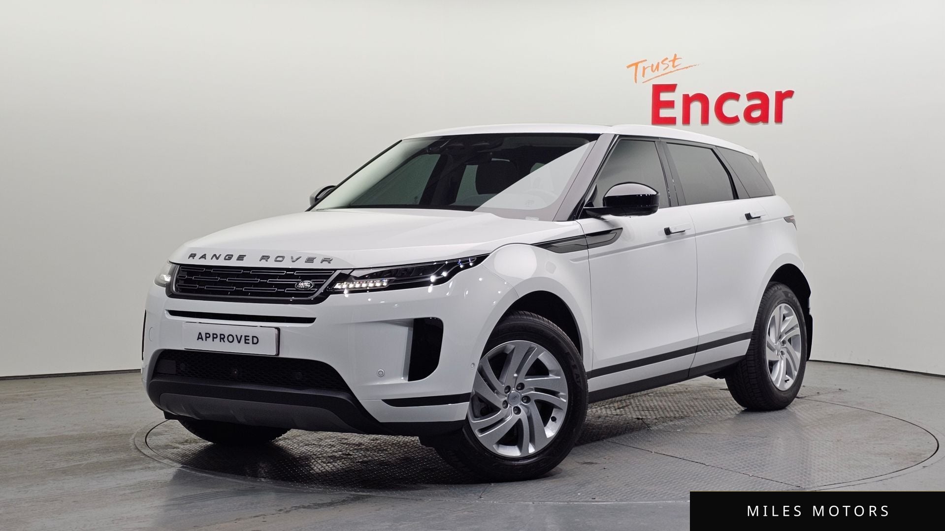 Land Rover Range Rover Evoque 2025 — фото 1 из 12