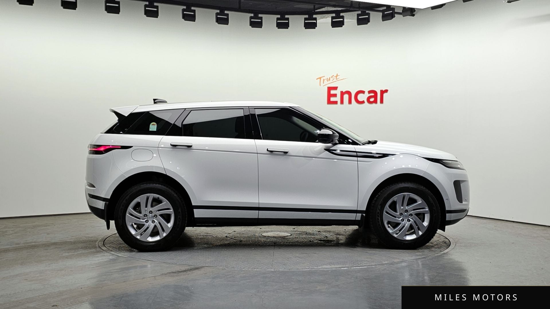 Land Rover Range Rover Evoque 2025 — миниатюра 6